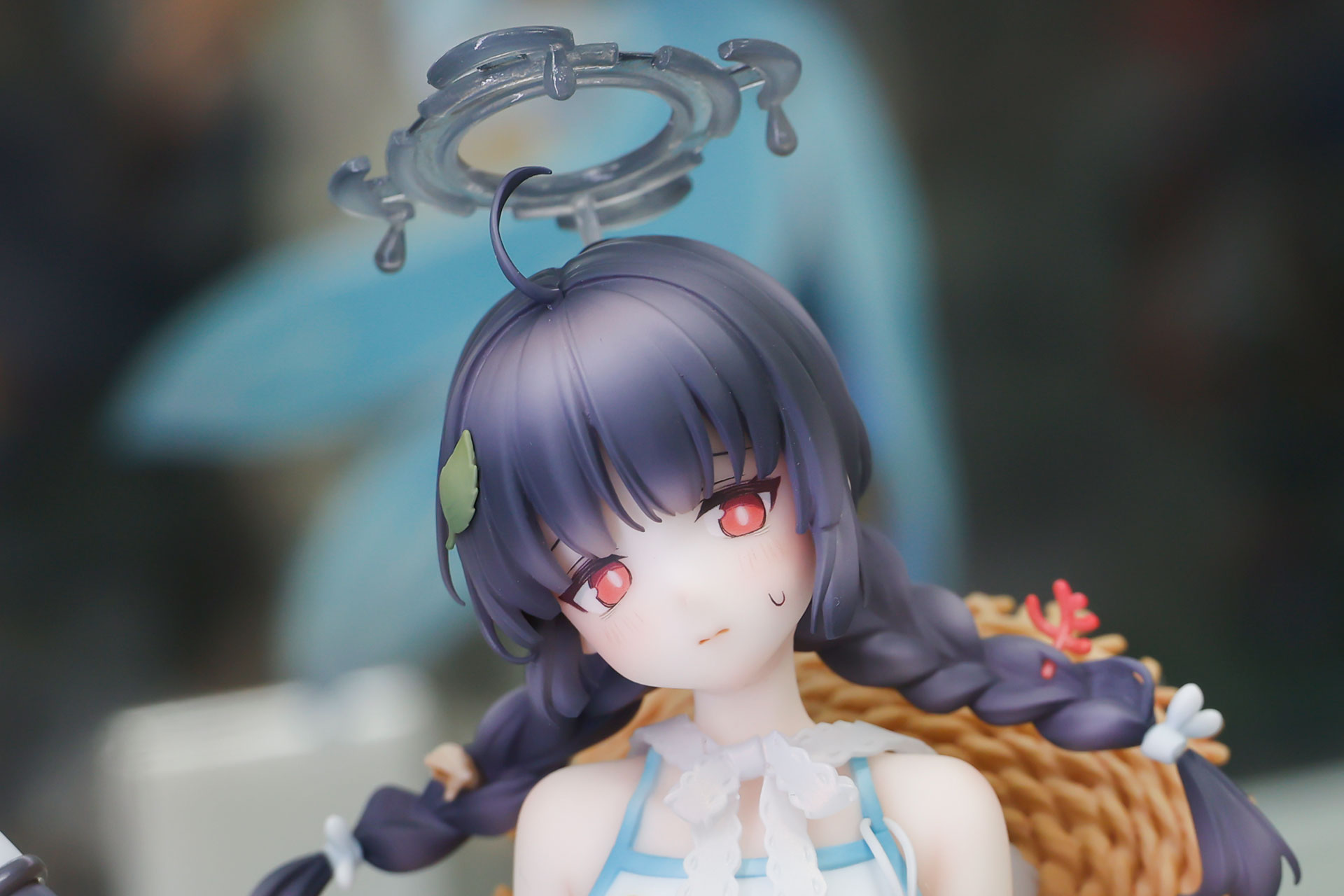 頬には汗がしたたり落ちている