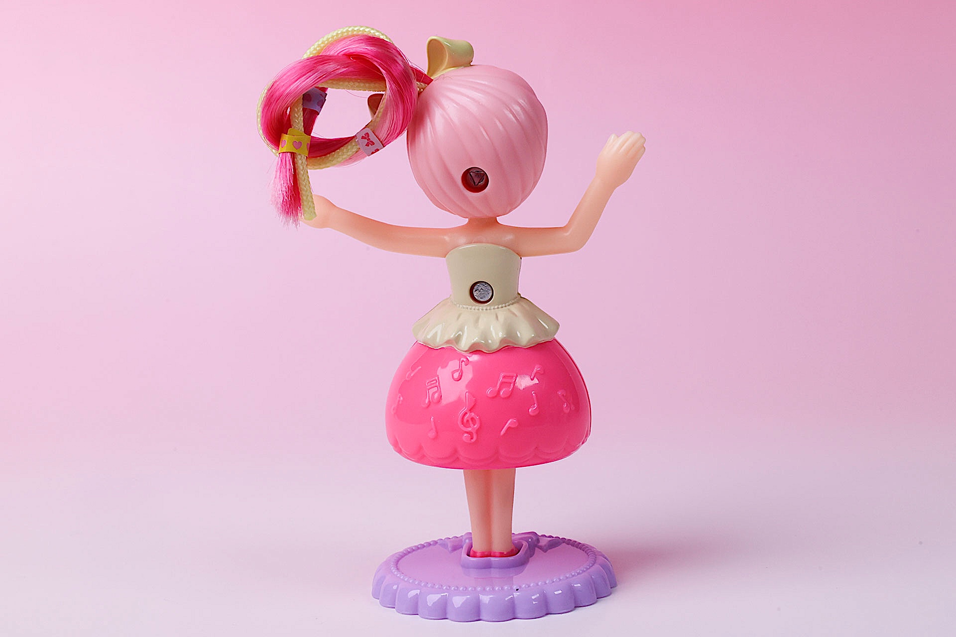 ヘアアレンジでは最後に丸くまとめてみた