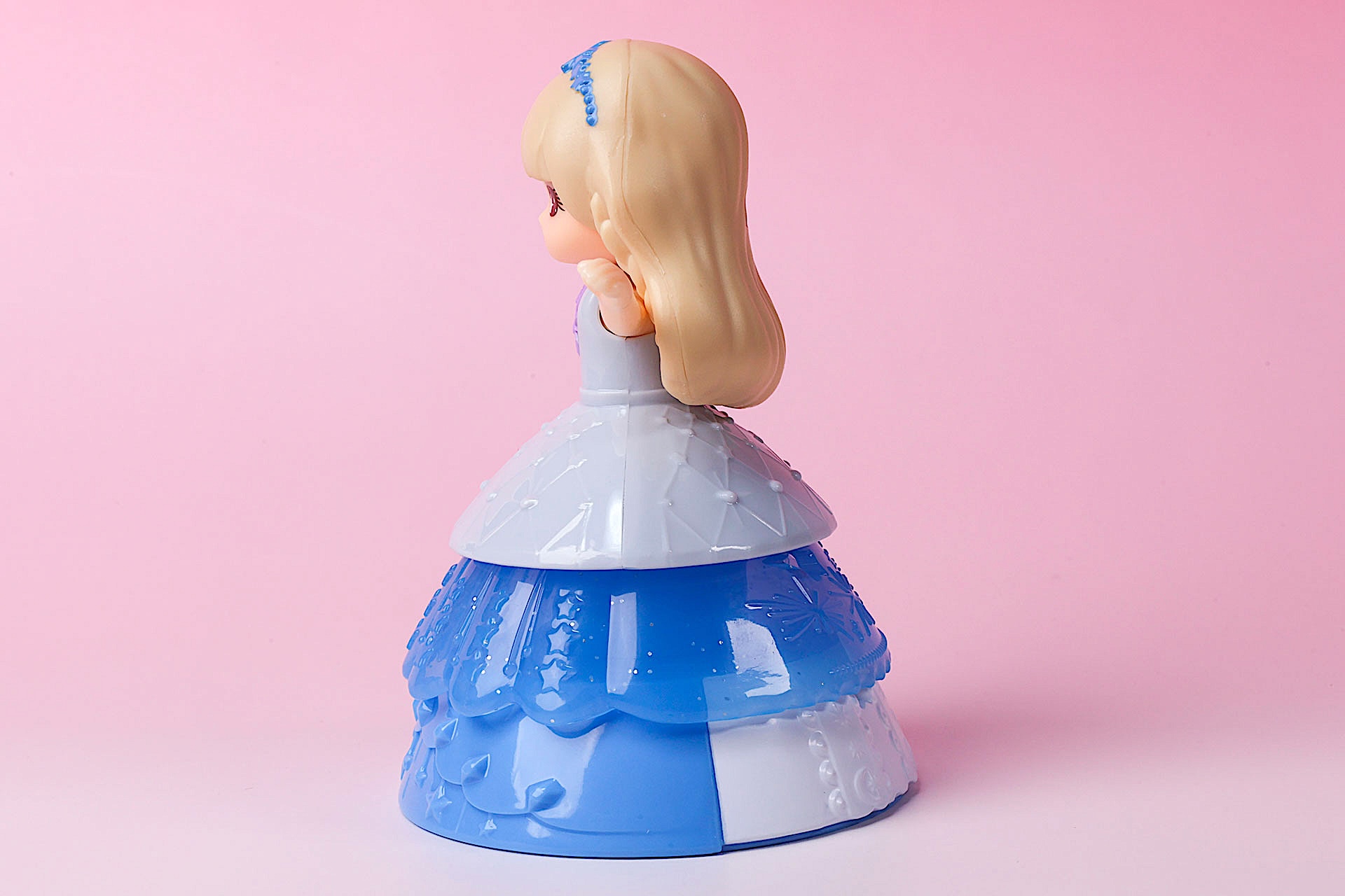 ドレスパーツは前後で色や模様が異なる