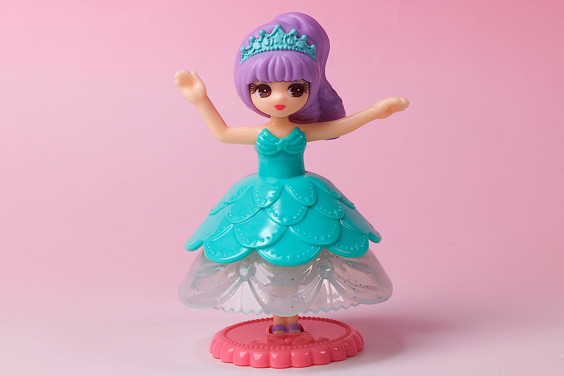 下段のドレスパーツを外したところ（台座は第1弾の流用）