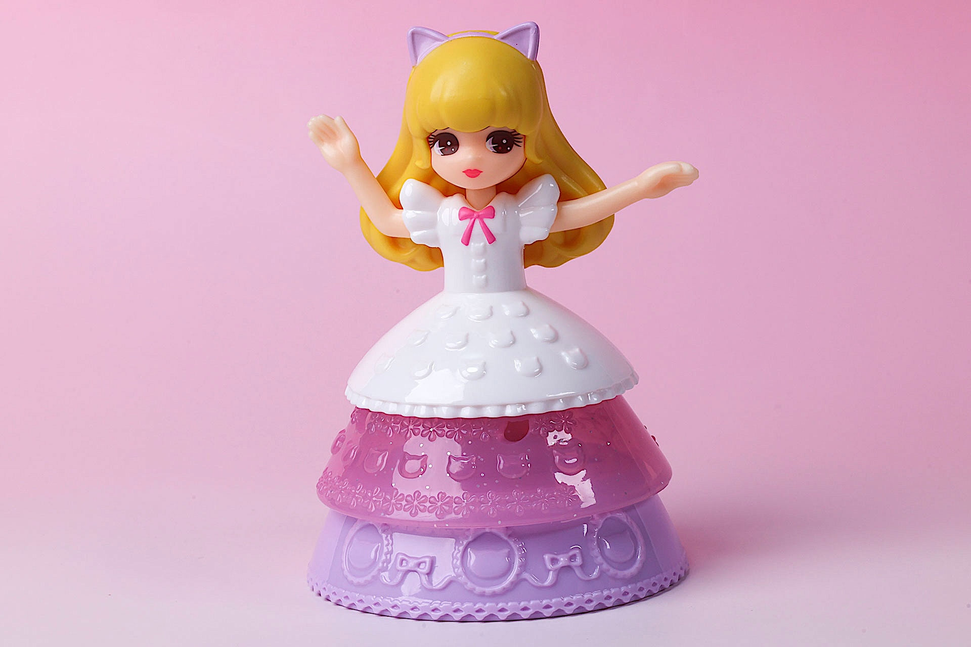 全体に猫のマークがあちらこちらに付けられているのがわかる