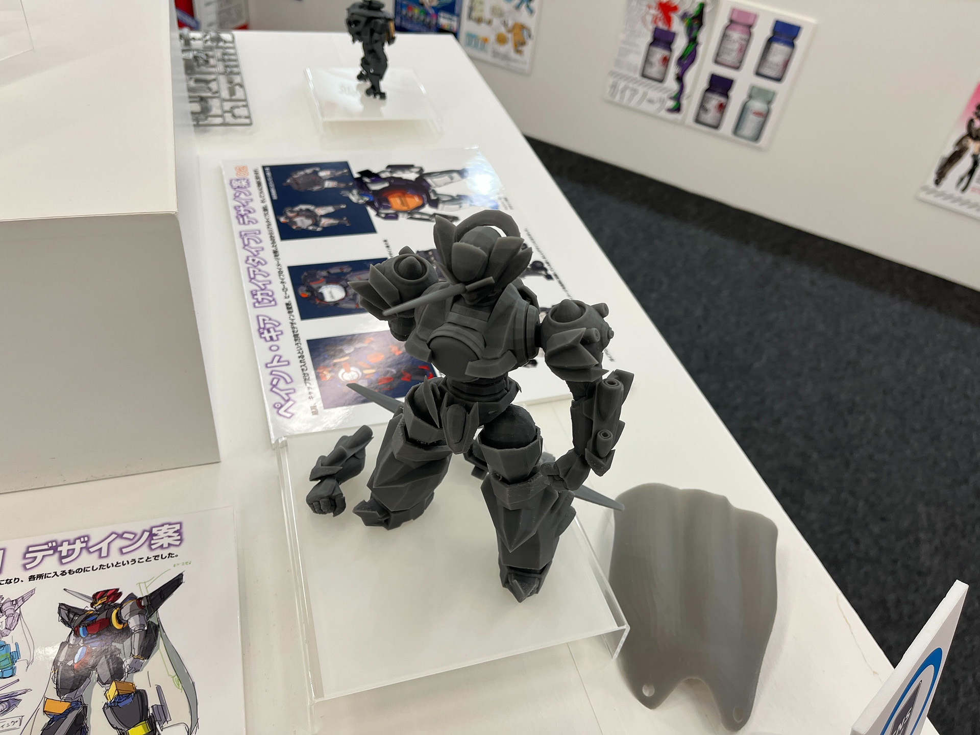 ヒーローロボ風のアイディアと、試作品も公開されている