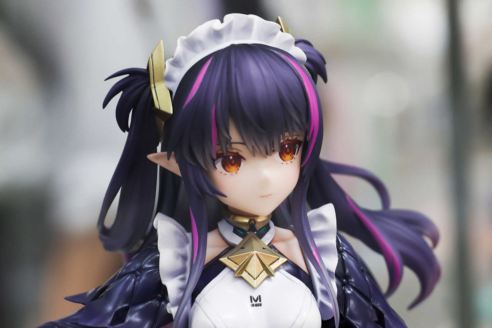 あちらこちらにアクセサリーが付けられている