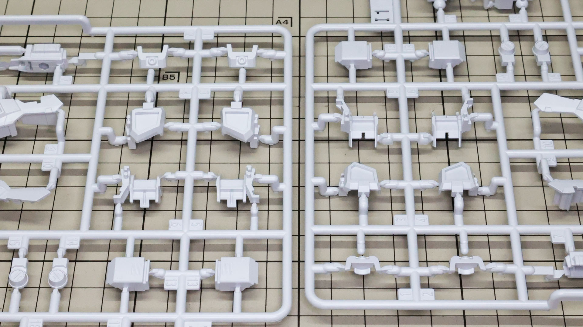 以下写真左が通常品、右がケミカルリサイクルVer.です