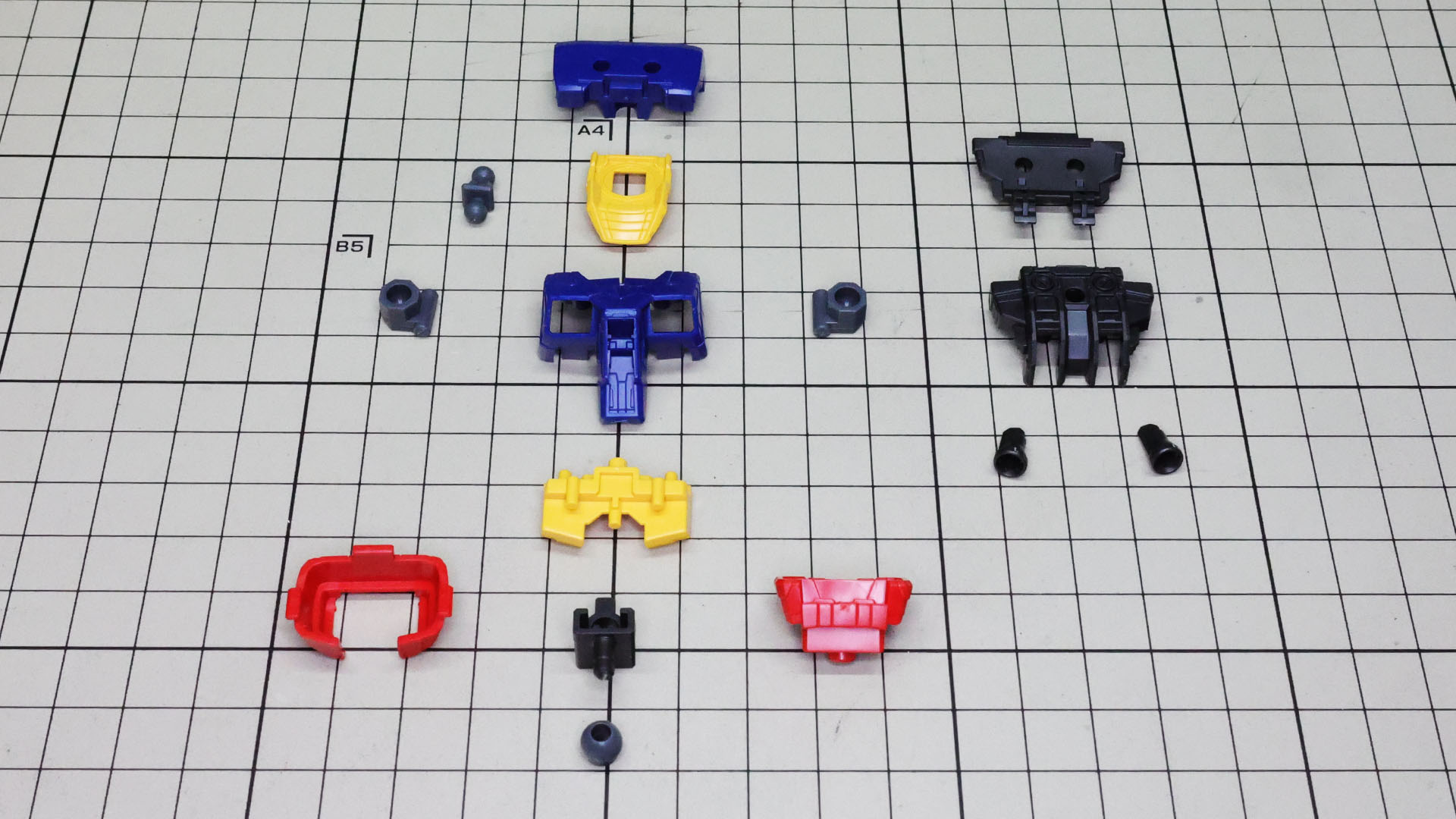 パーツ数を少なく抑えられた胴体部のパーツ群