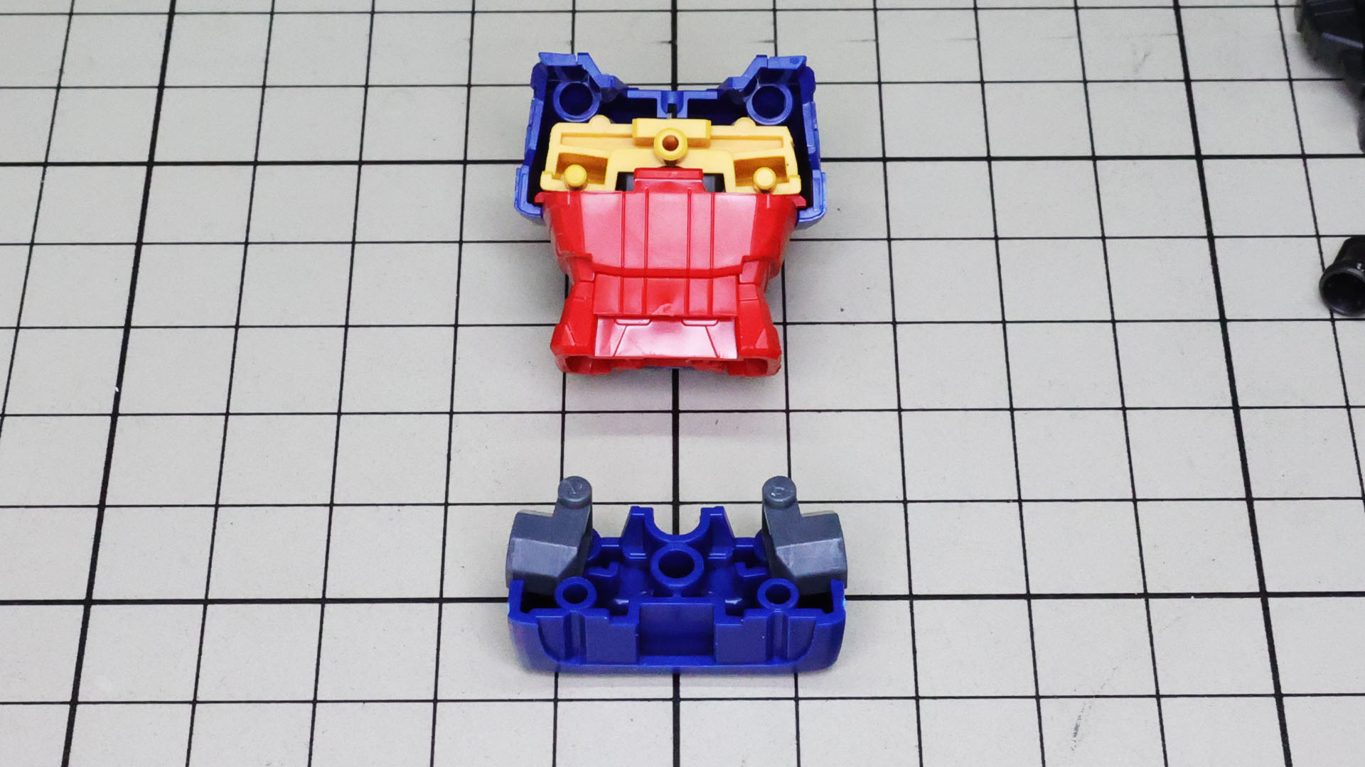 腹部とドッキング、肩関節を組み込みます