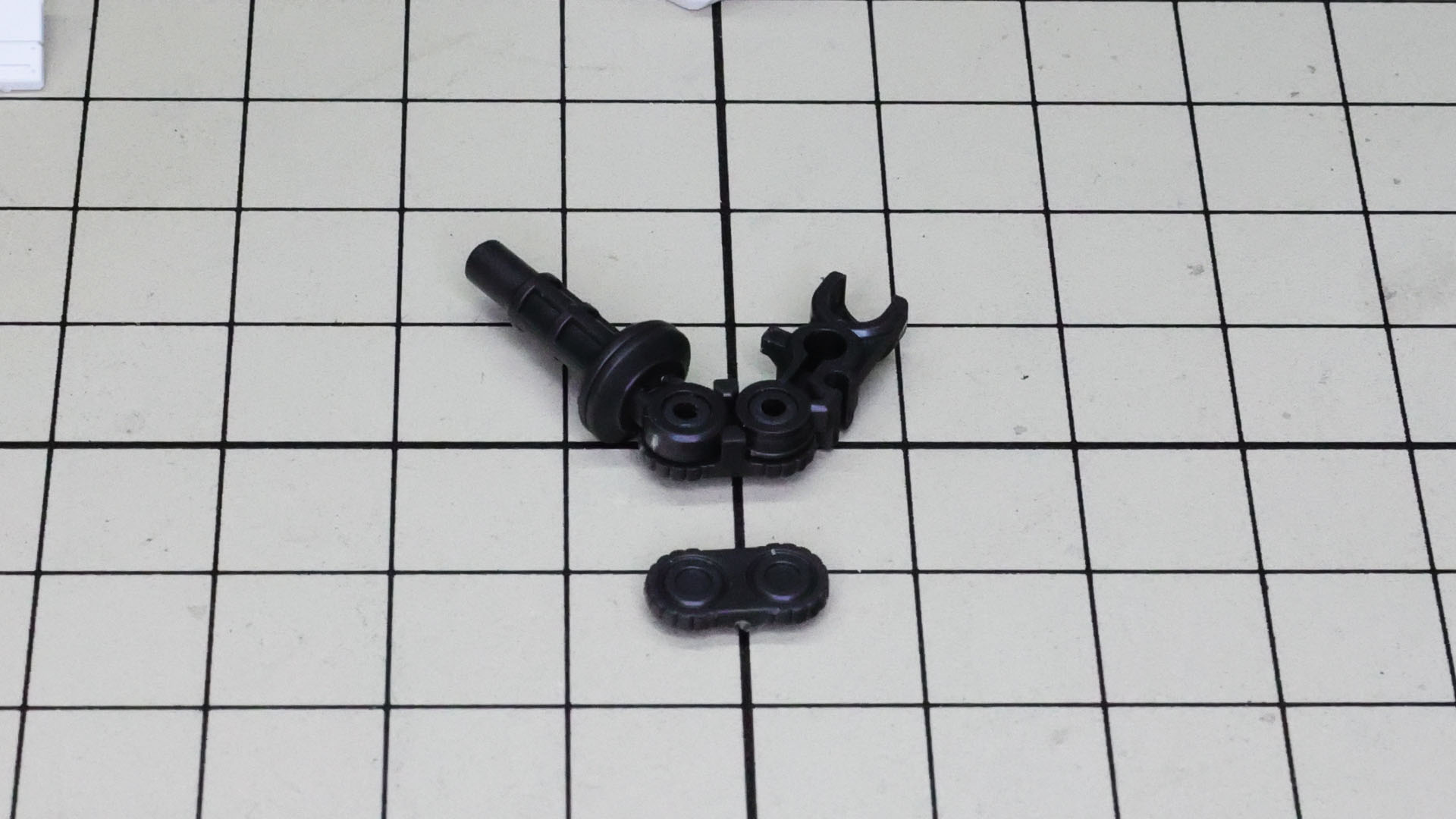 肘は二重関節。すばらしい素材と設計で十分な関節保持能力を持っています