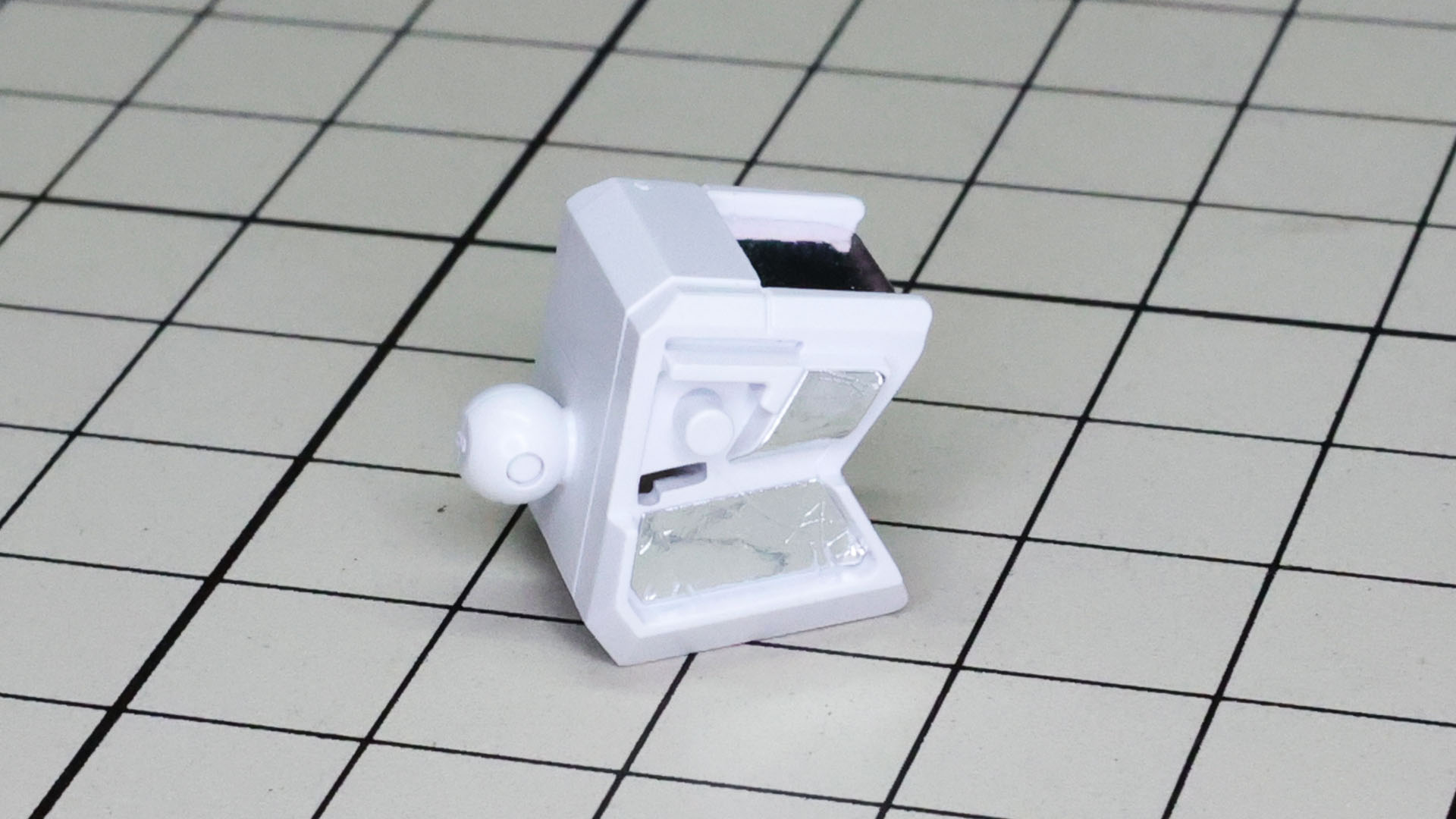 先端部も組んでシールを貼りこんでいきます