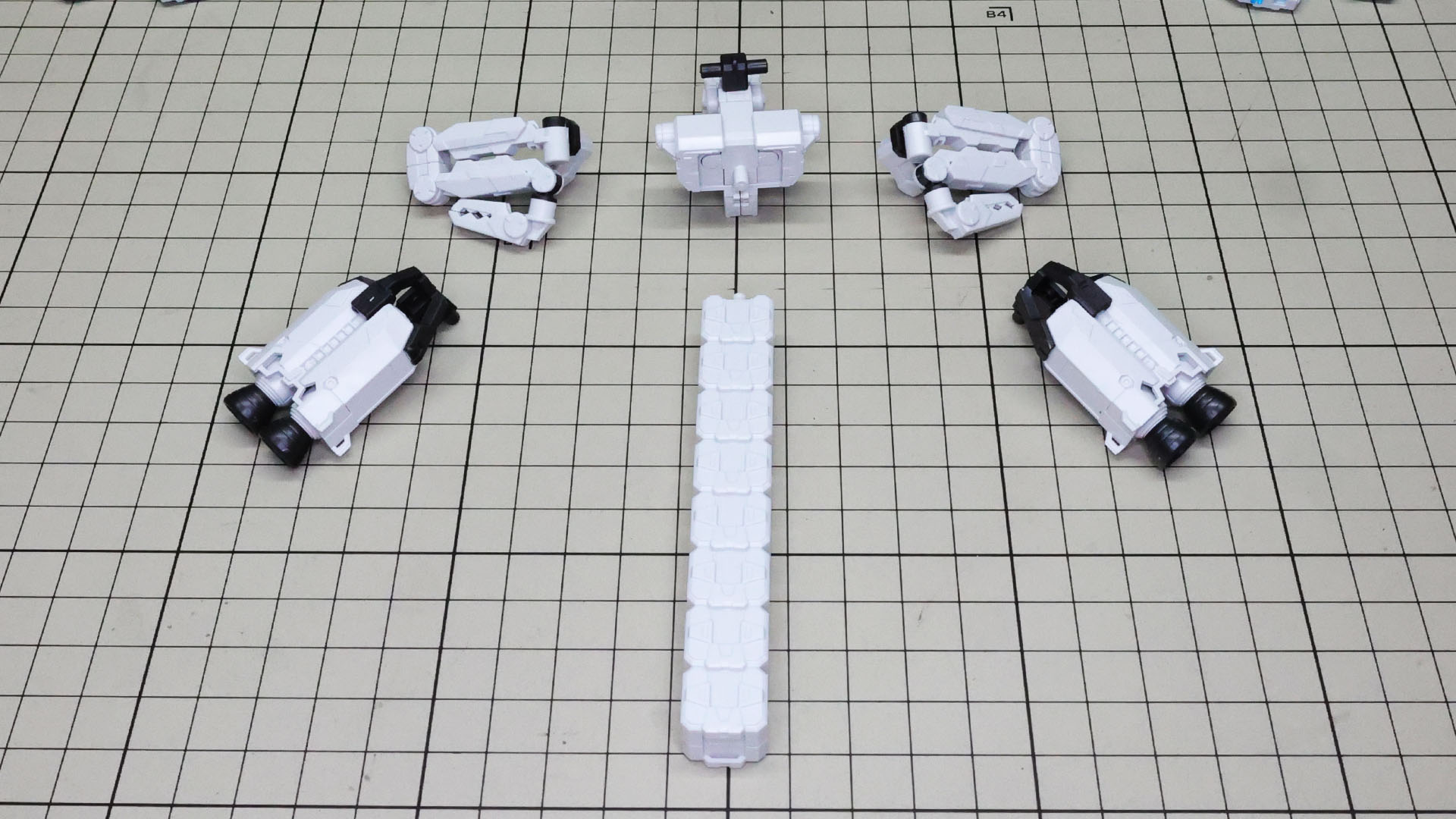 組みあがった各部をドッキングさせてバックパック完成です！