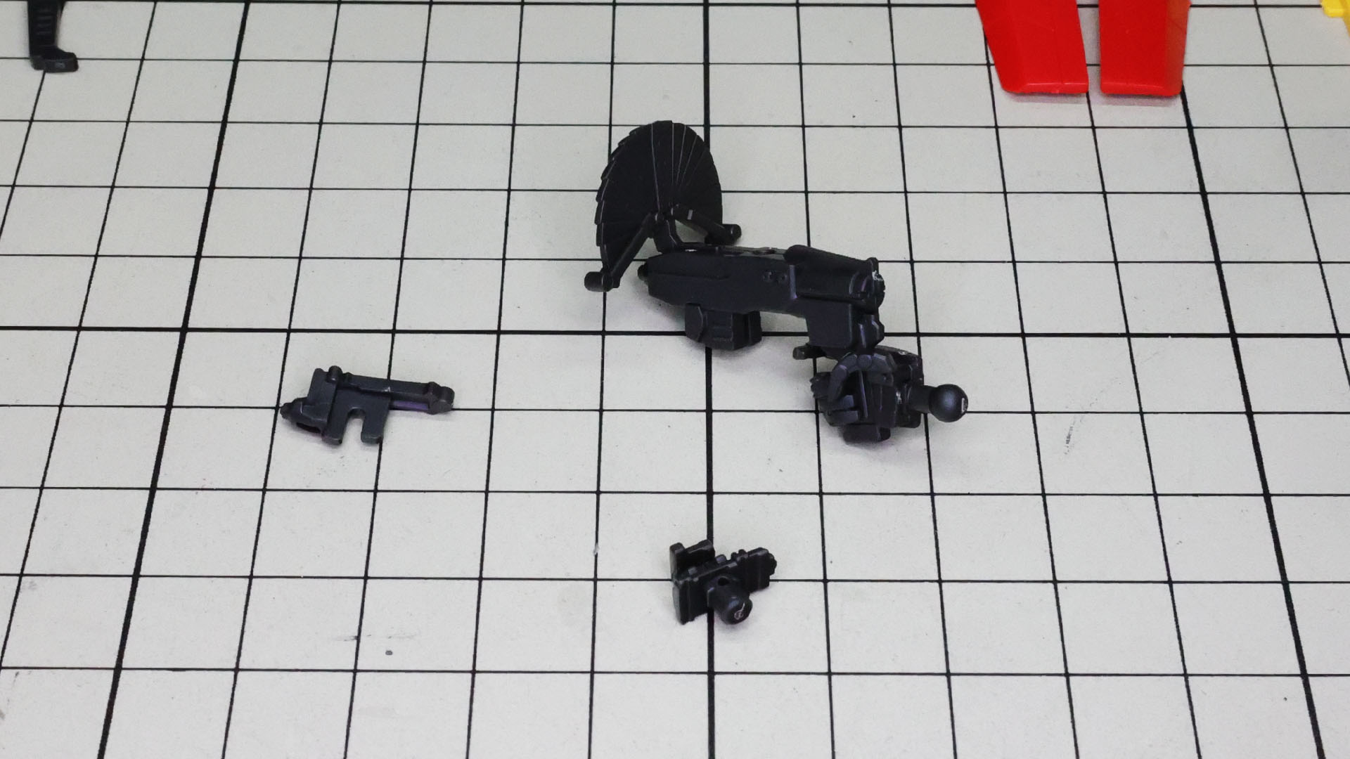 ビーム溶接ガンはパーツ差し替えによって使用時状態／収納状態となります