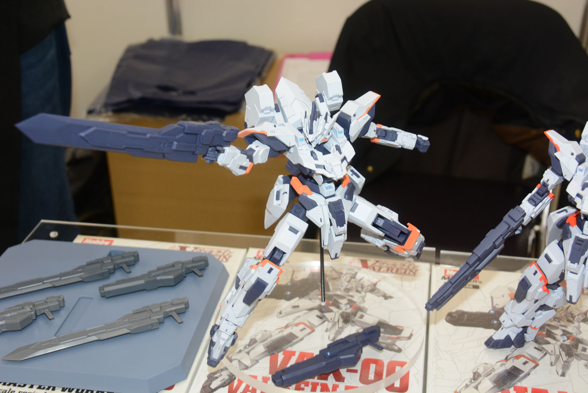 ホビージャパンはレジンキット「VALREIN ZERO」などを販売