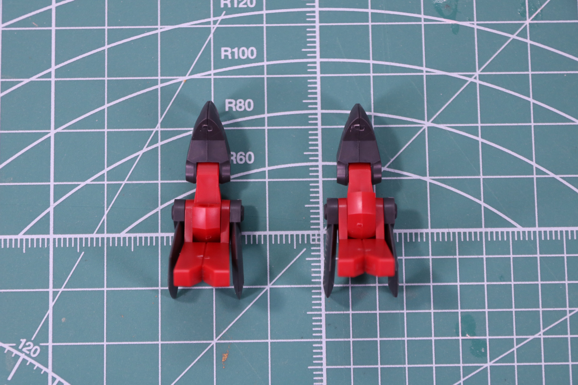 足先パーツの組み立て