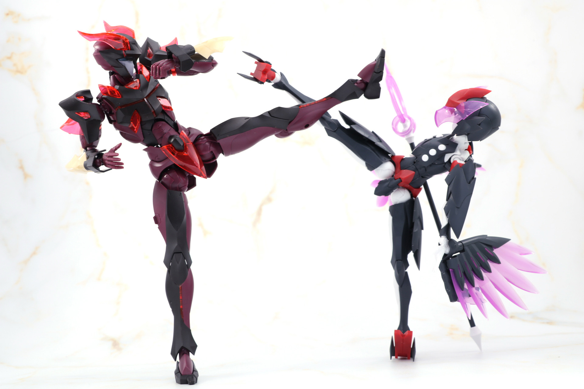 地上でも体格差をものともしないハイキック