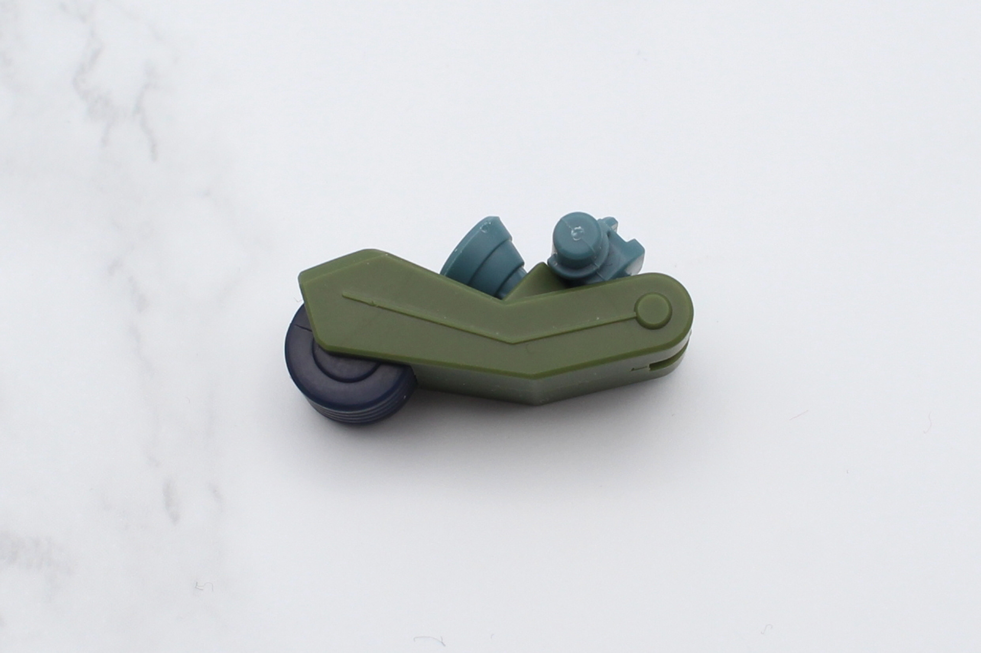 ジョイントを挟み込んでユニットの完成