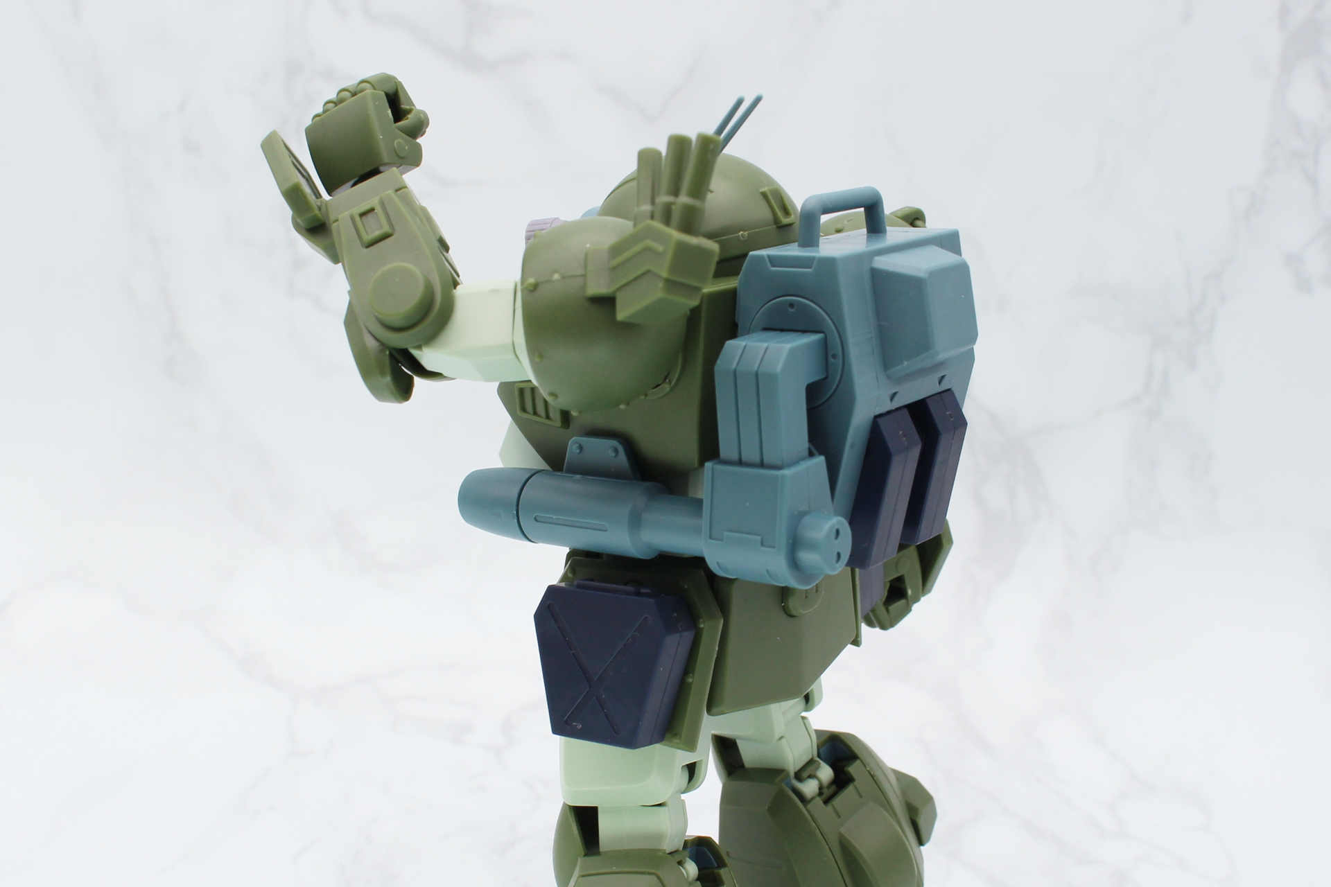 ミッションパックと武装を本体に取り付ける