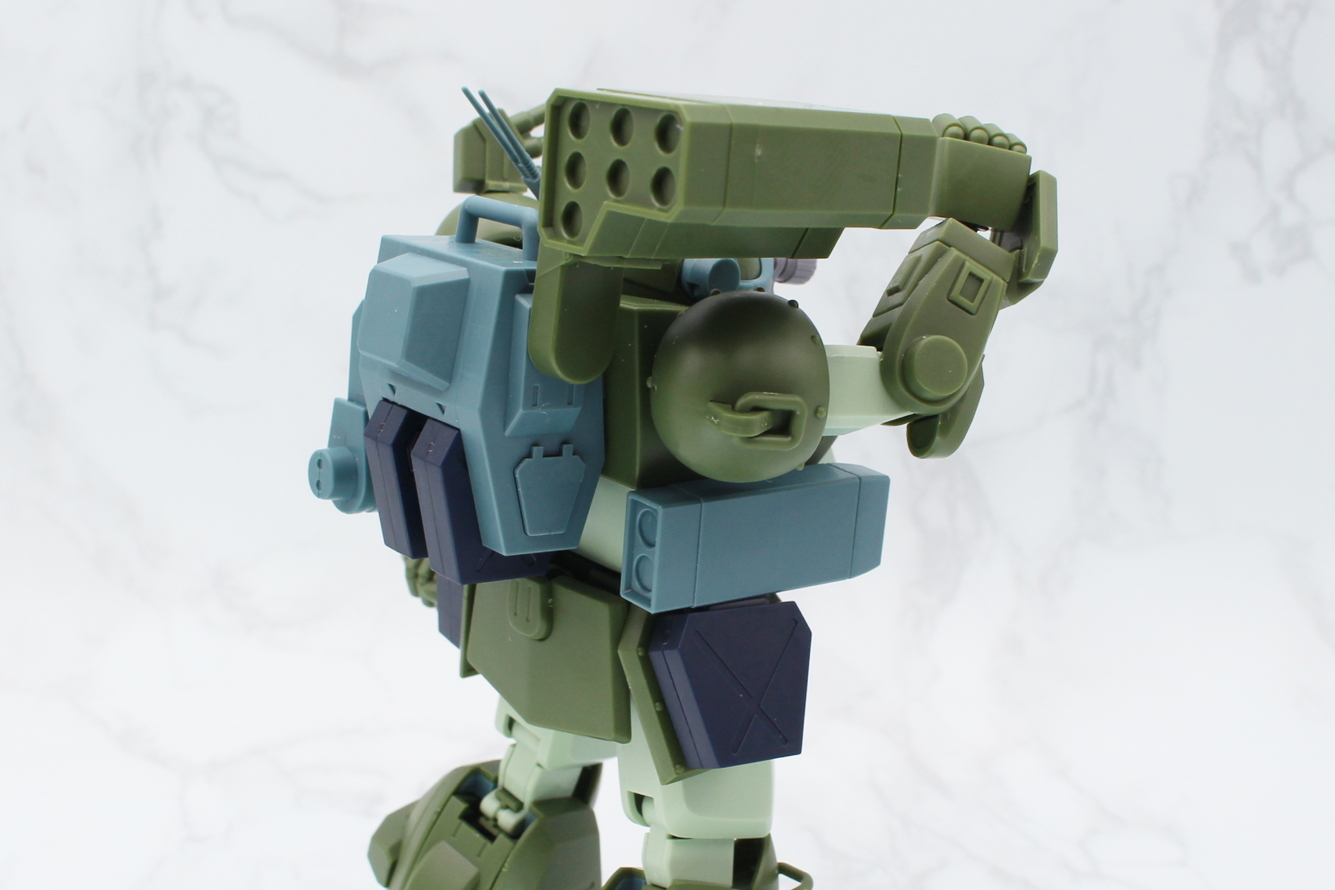 ミッションパックと武装を本体に取り付ける