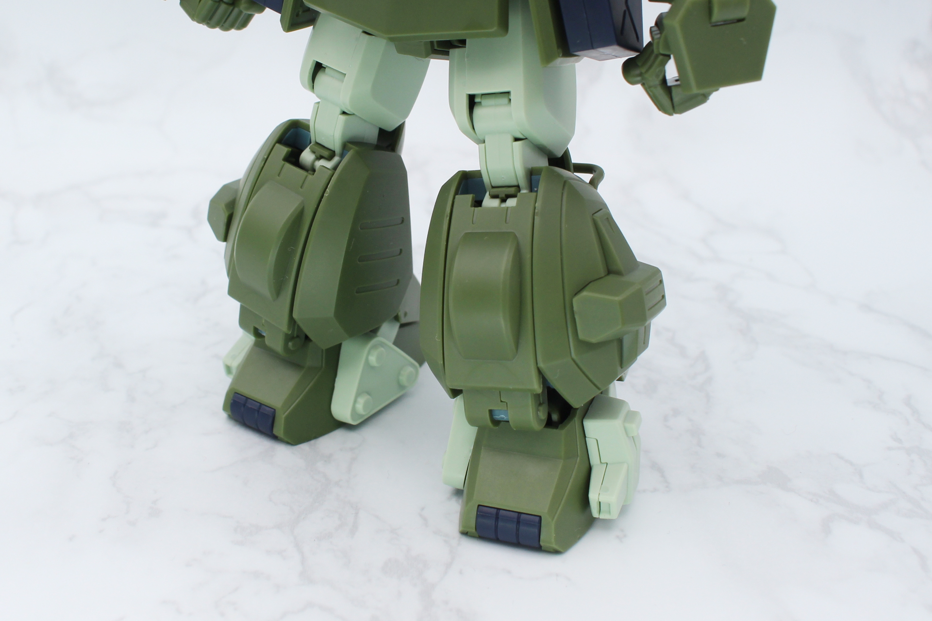 ジェットローラーダッシュ・ユニットが内蔵された脚部