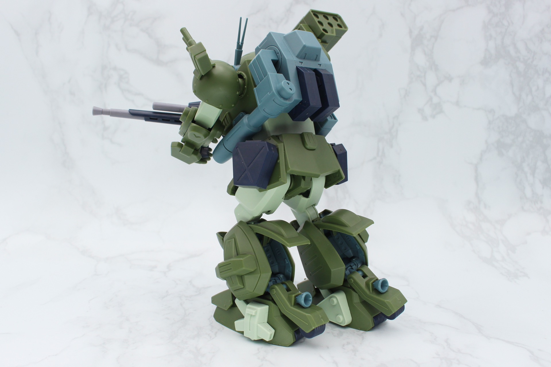 ジェットローラーダッシュ使用時はハッチを開けたままにするのが正しい。劇中で使われるシーンは少なかったが、ポーズは使っている状態のほうが映える