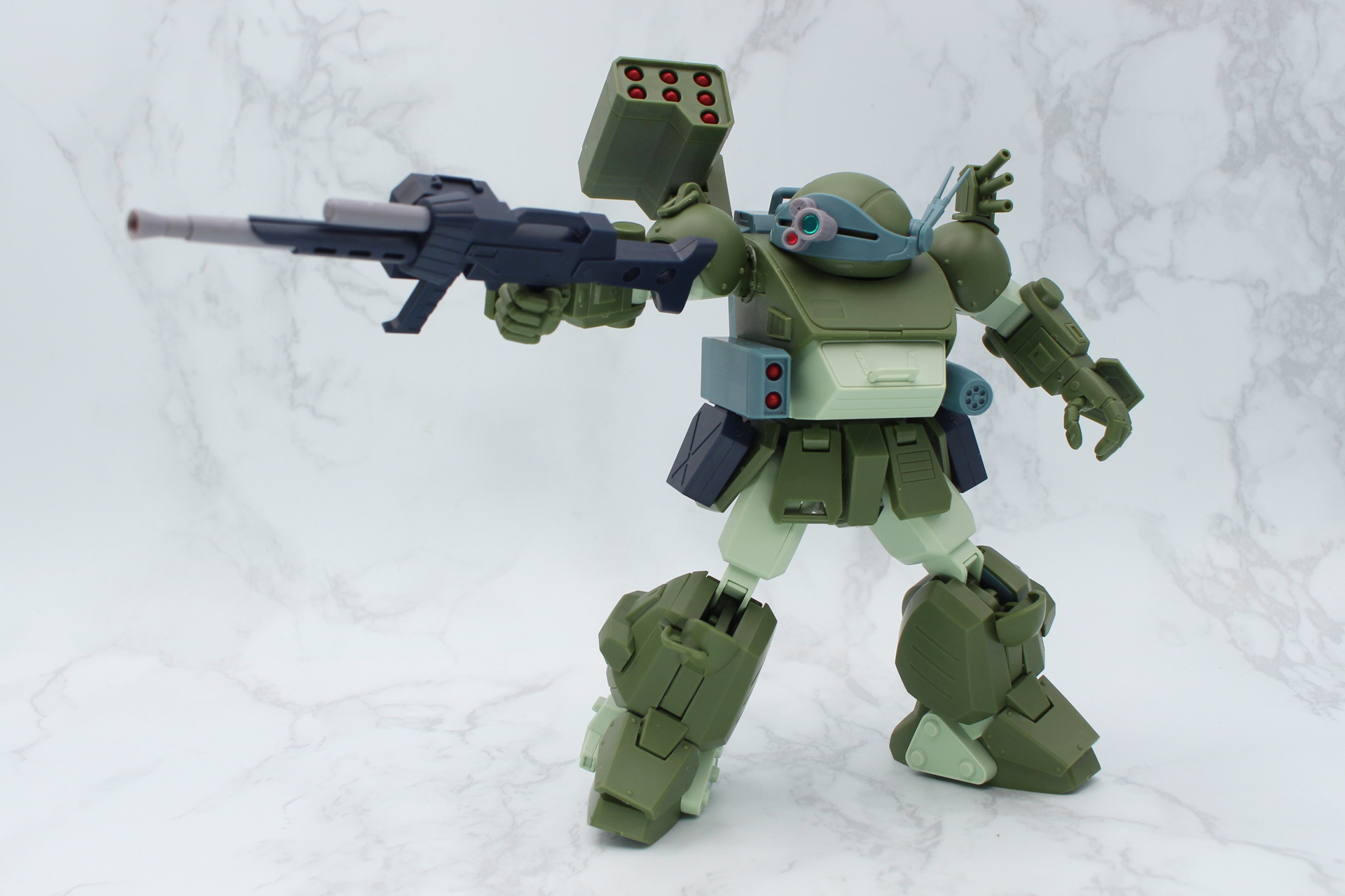 腕を上げて武器を構えるポーズも可能となった