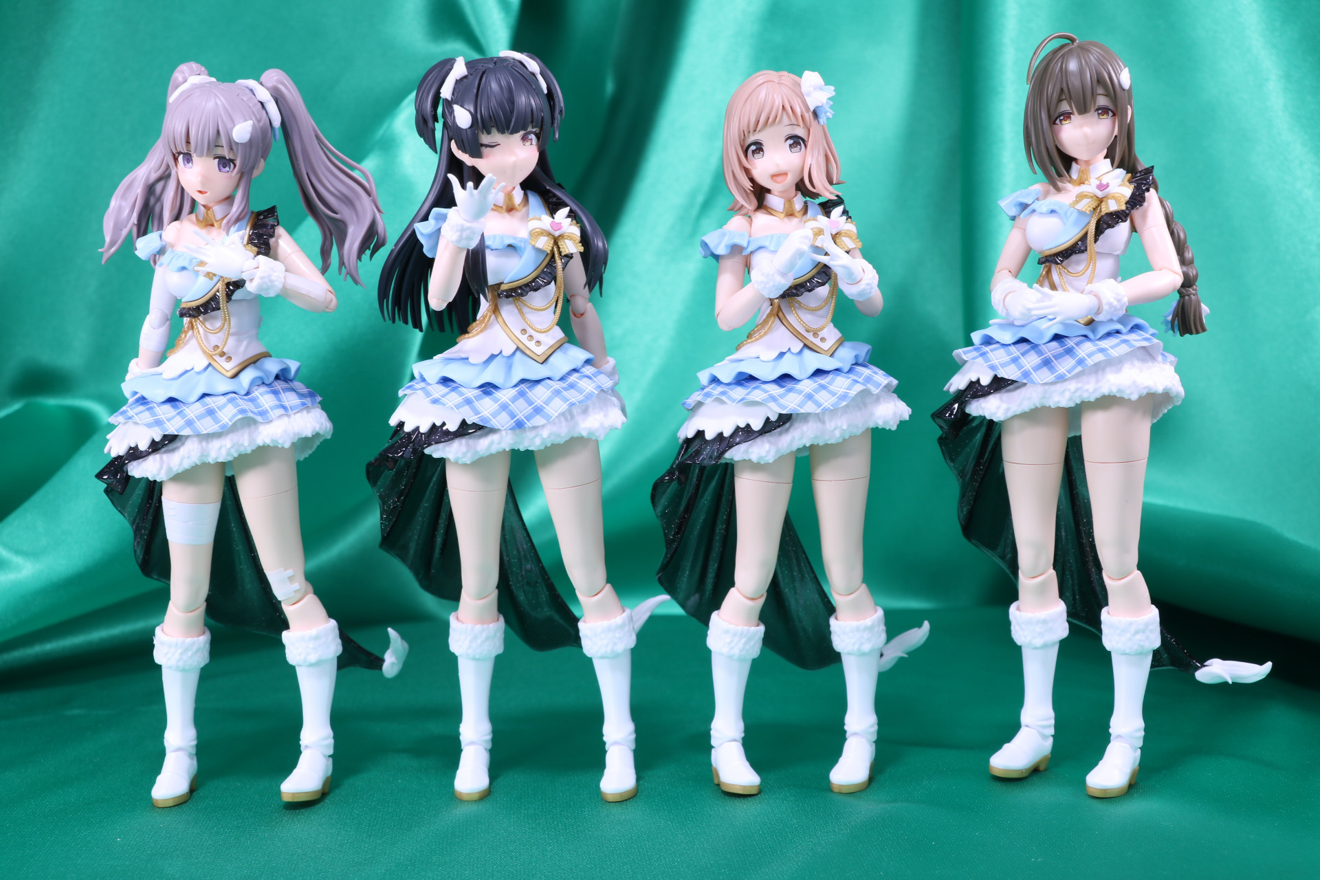 30MSフォーマットのアイドル達を並べて飾ることもできる