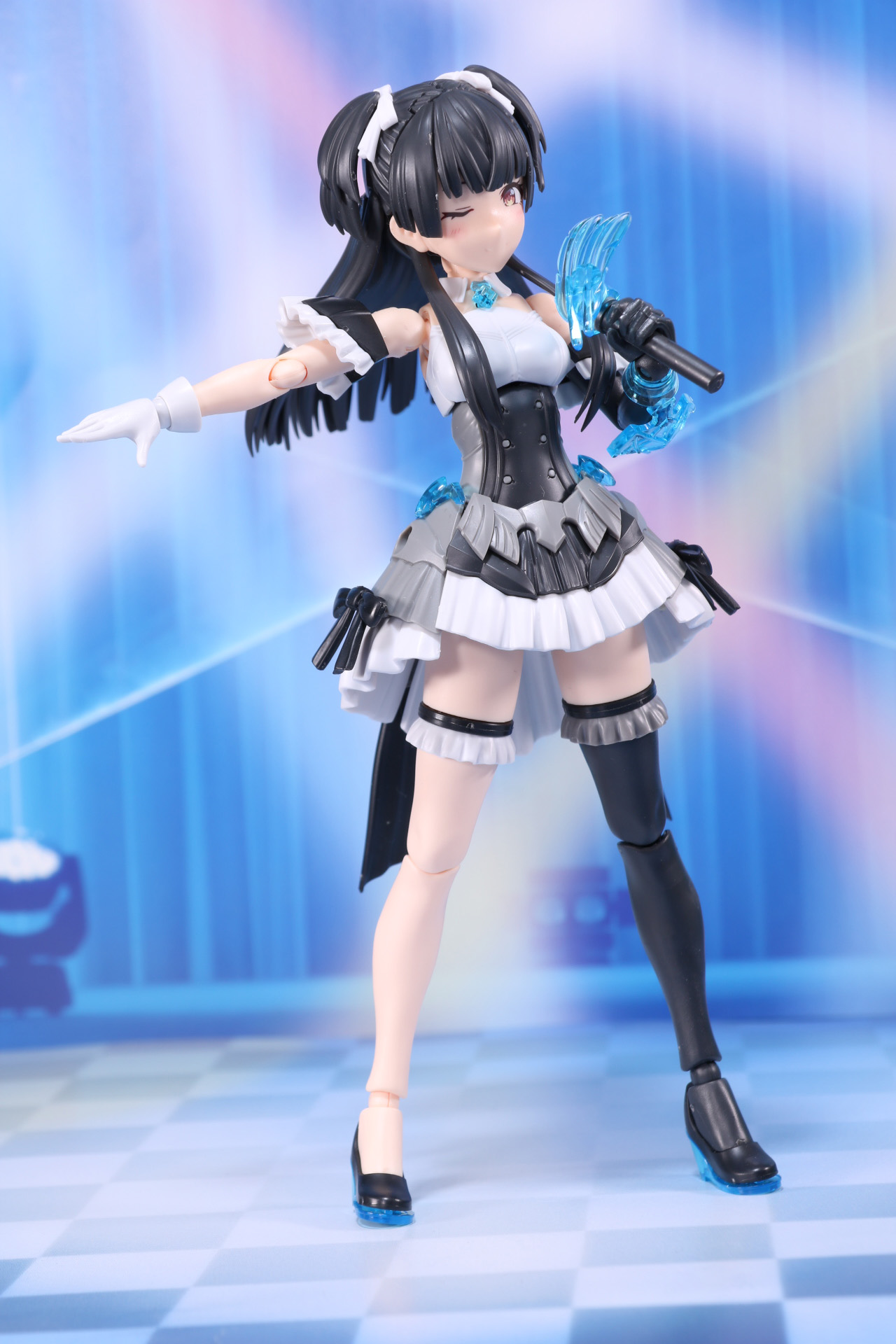 コラボ衣装「アルファシスターズファンタズム」を纏った黛 冬優子