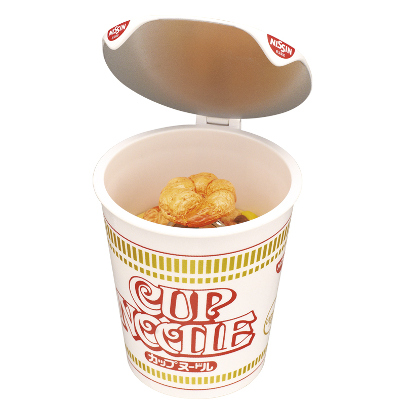 リン具についた具材は、実際の「カップヌードル」に入っているものをお湯で戻したうえで、そのサイズを何度も計測し、本物に限りなく近付けたという