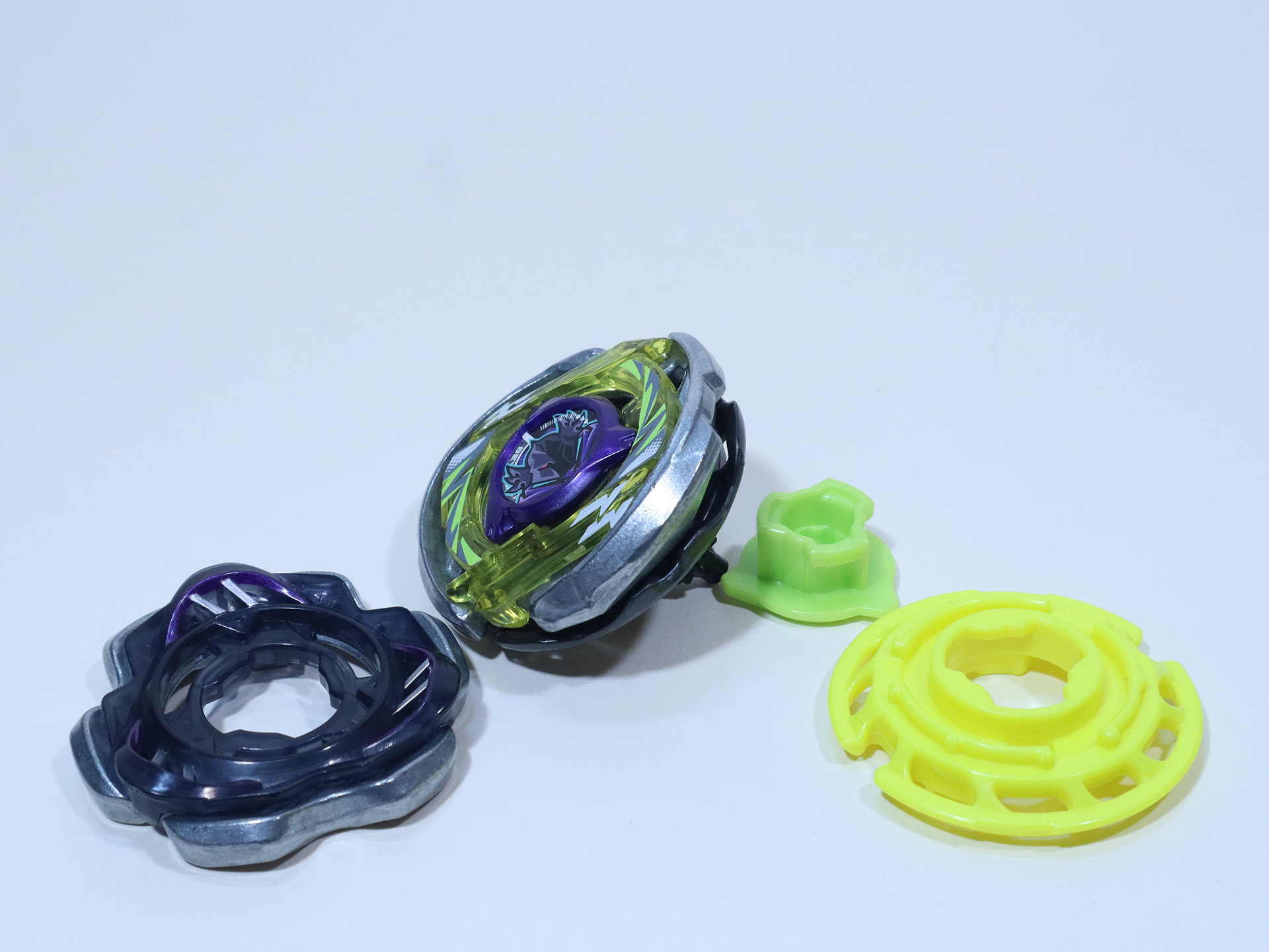 カスタムラインの「ウィザードアーク」と「ペルセウスダーク」も色々と試しているがまだ結論が出せるほどチェックできていない