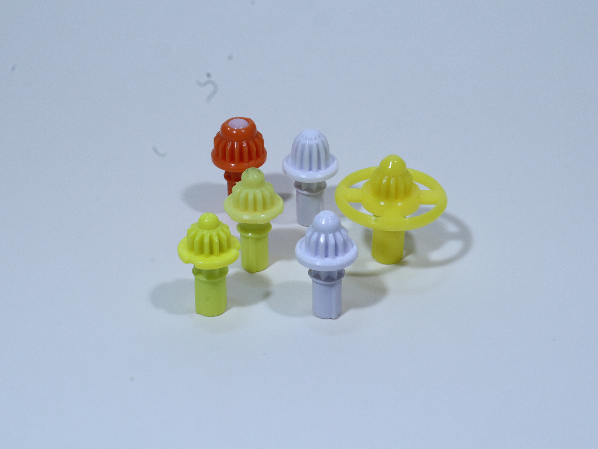 球状はその名の通りの「B(ボール)」や「FB(フリーボール)」、「DB(ディスクボール)」、「GB(ギヤボール)」など。他にも「O(オーブ)」や「G(グライド)」などもある