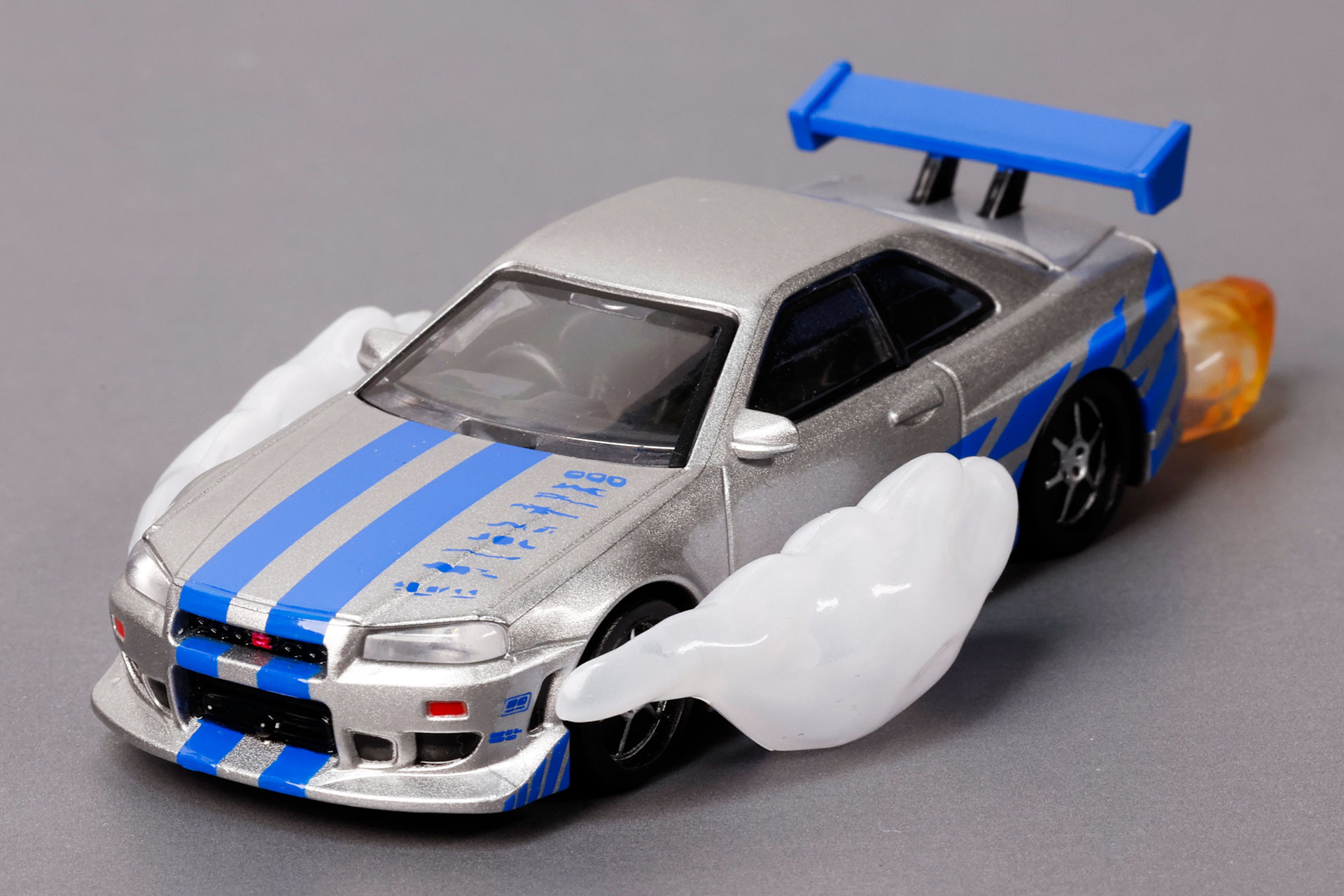 スモークとファイアパーツで雰囲気マシマシに！