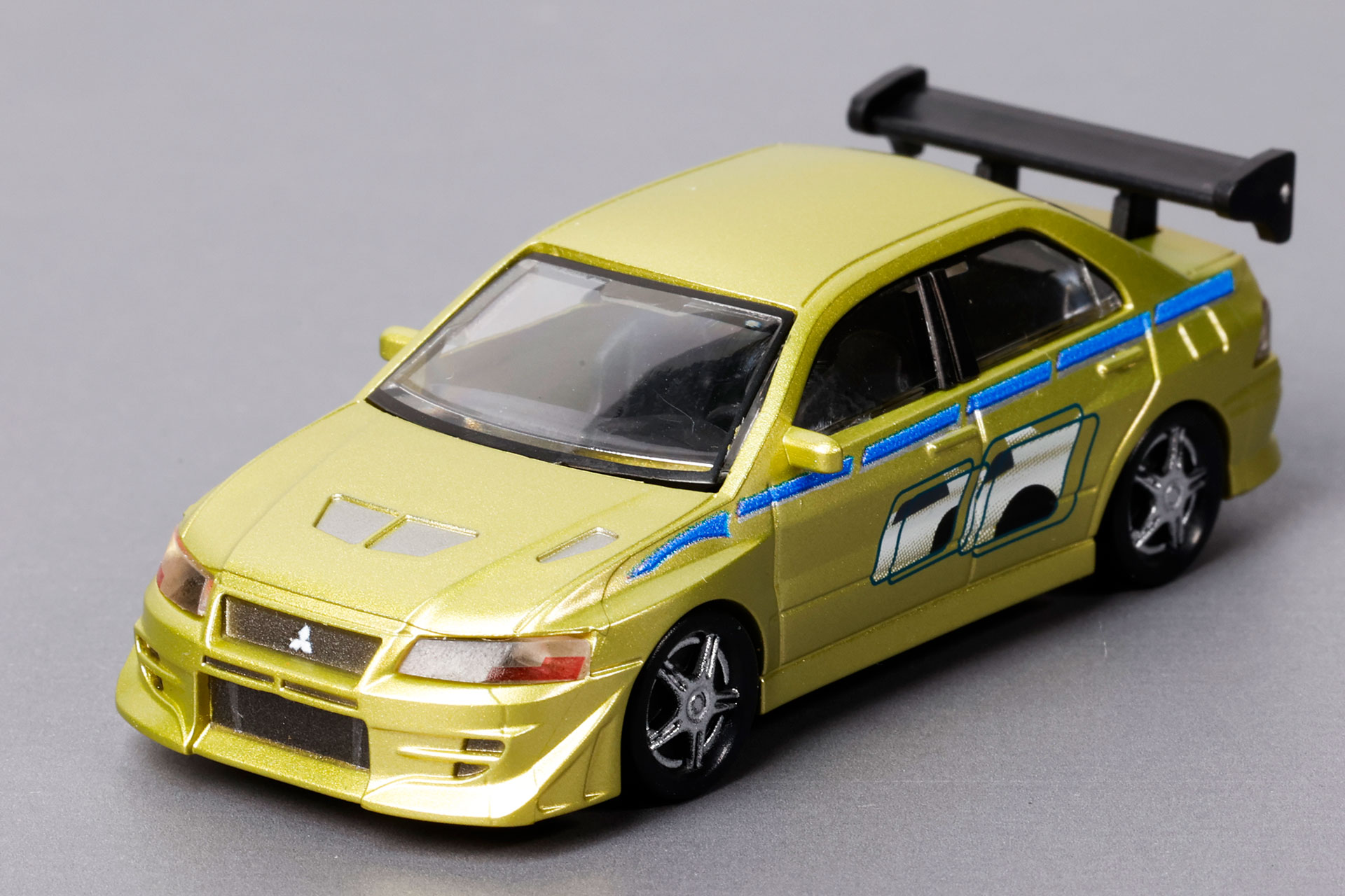 ライム・ゴールドのボディが個性的だ