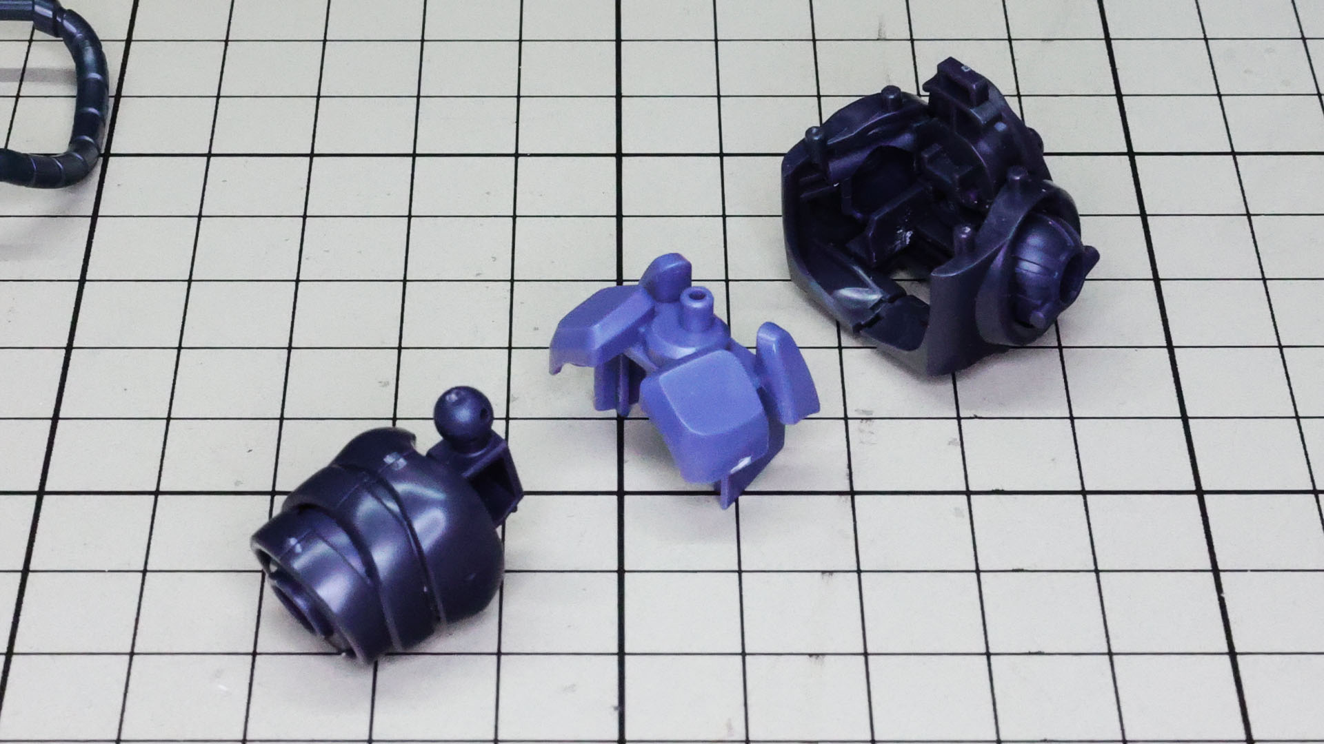 胸部と腹部をドッキングさせます