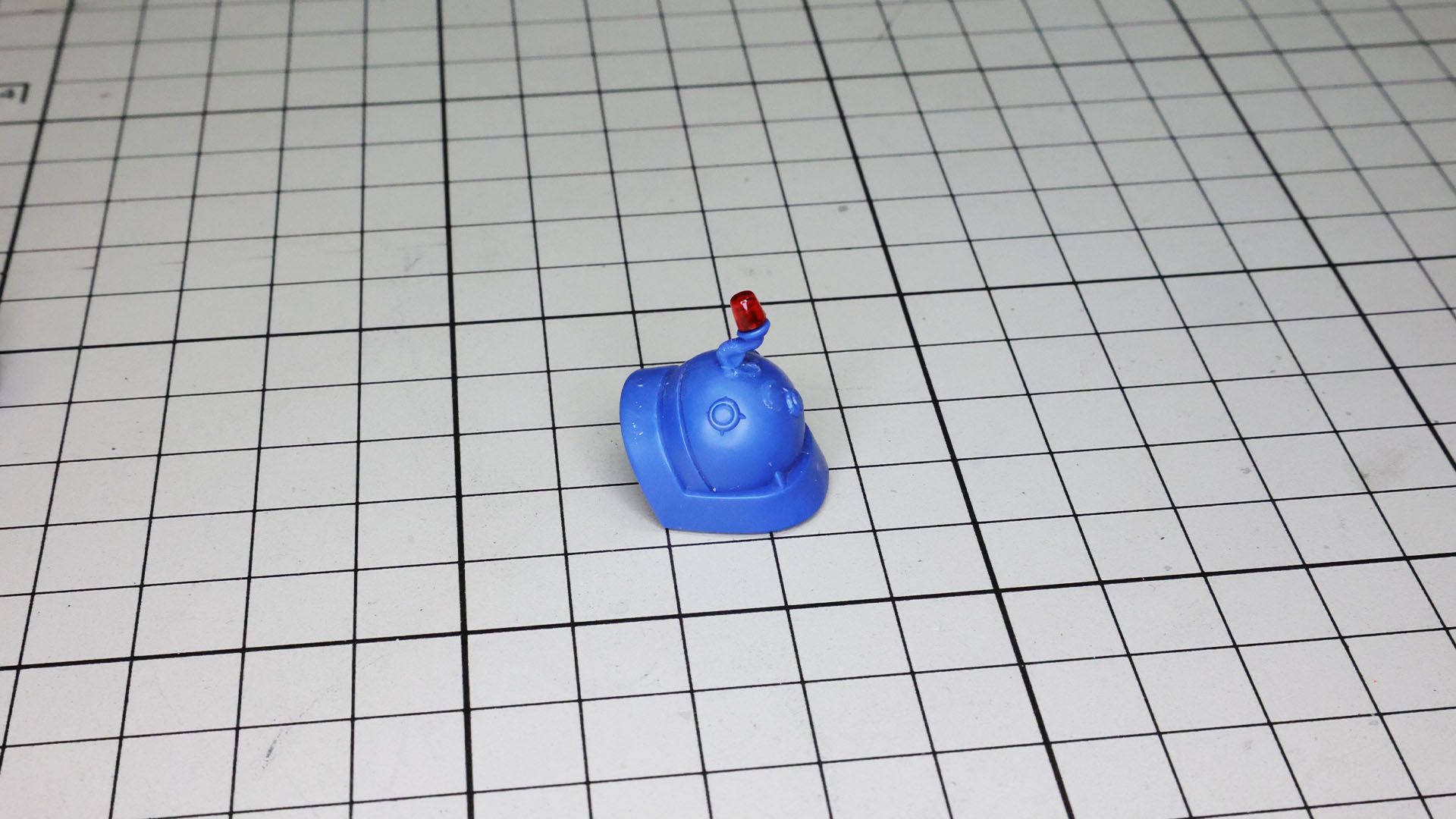 上腕部にシールを貼り付けて、各部をドッキングさせれば腕部完成です