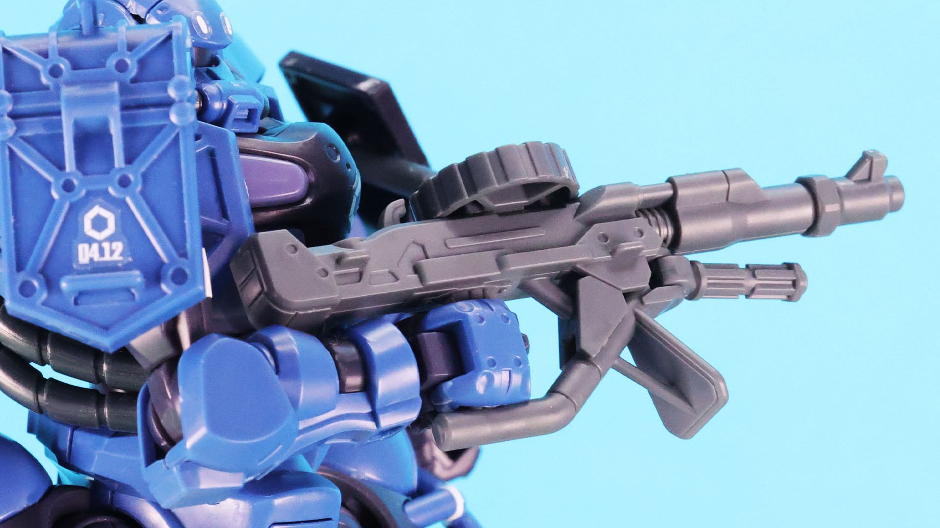 ザク・マシンガンの形状はまさにザクのもの！面白いアレンジで楽しませてくれます