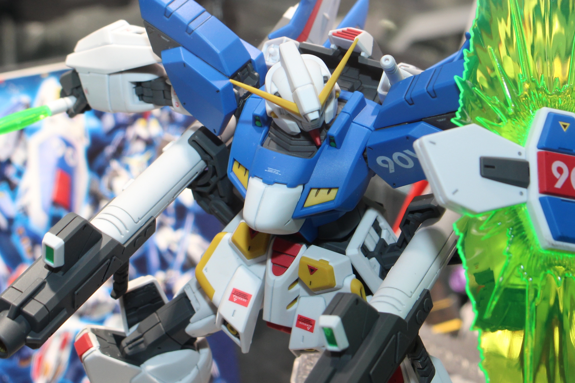 機体の各所にはハードポイントが隠されていて、これらを使うことで別売りのミッションパックを装備できる