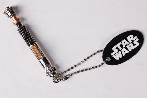 特別企画】ジェダイとシスのライトセーバー勢揃い！「スター