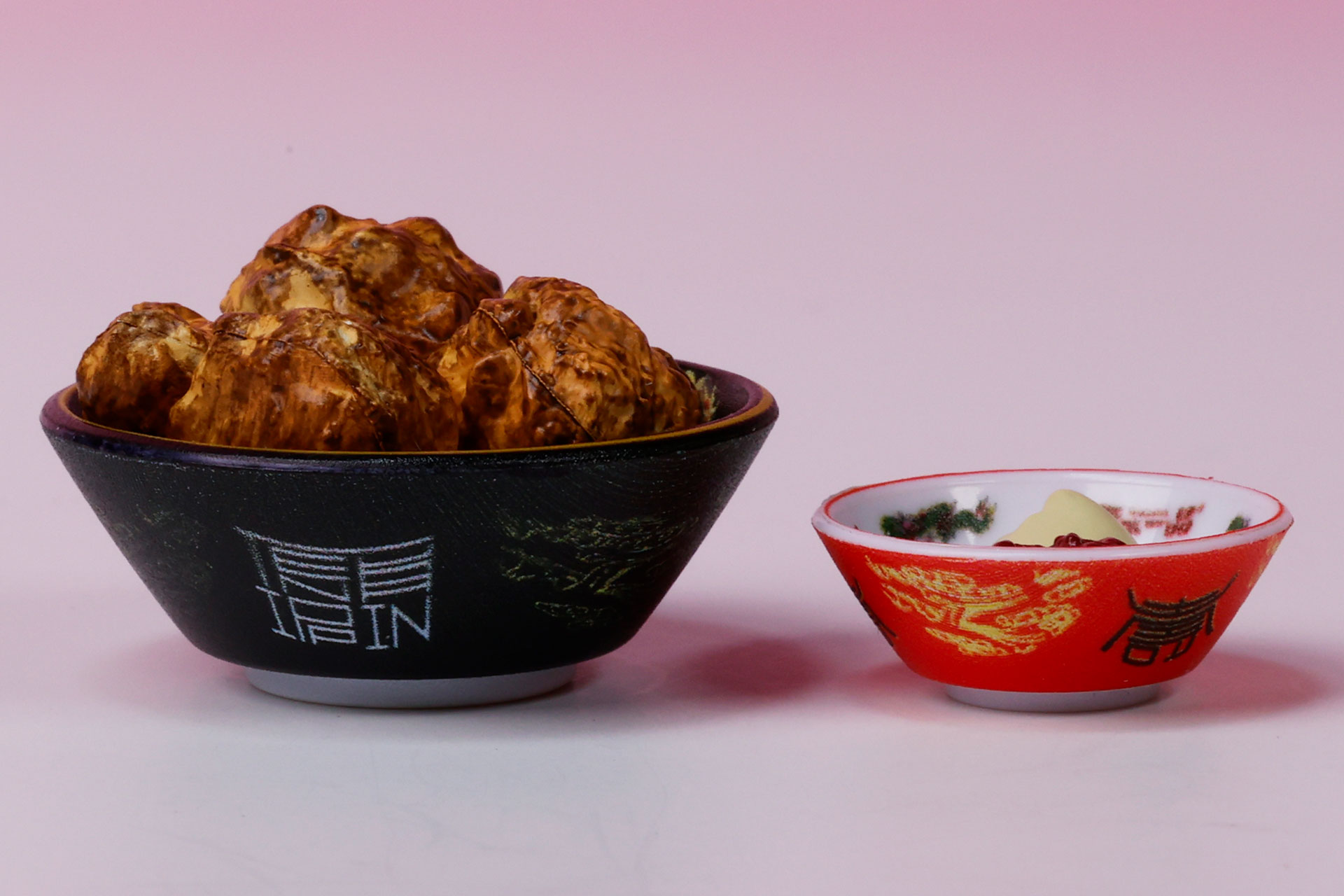 食器類も細かく再現されている