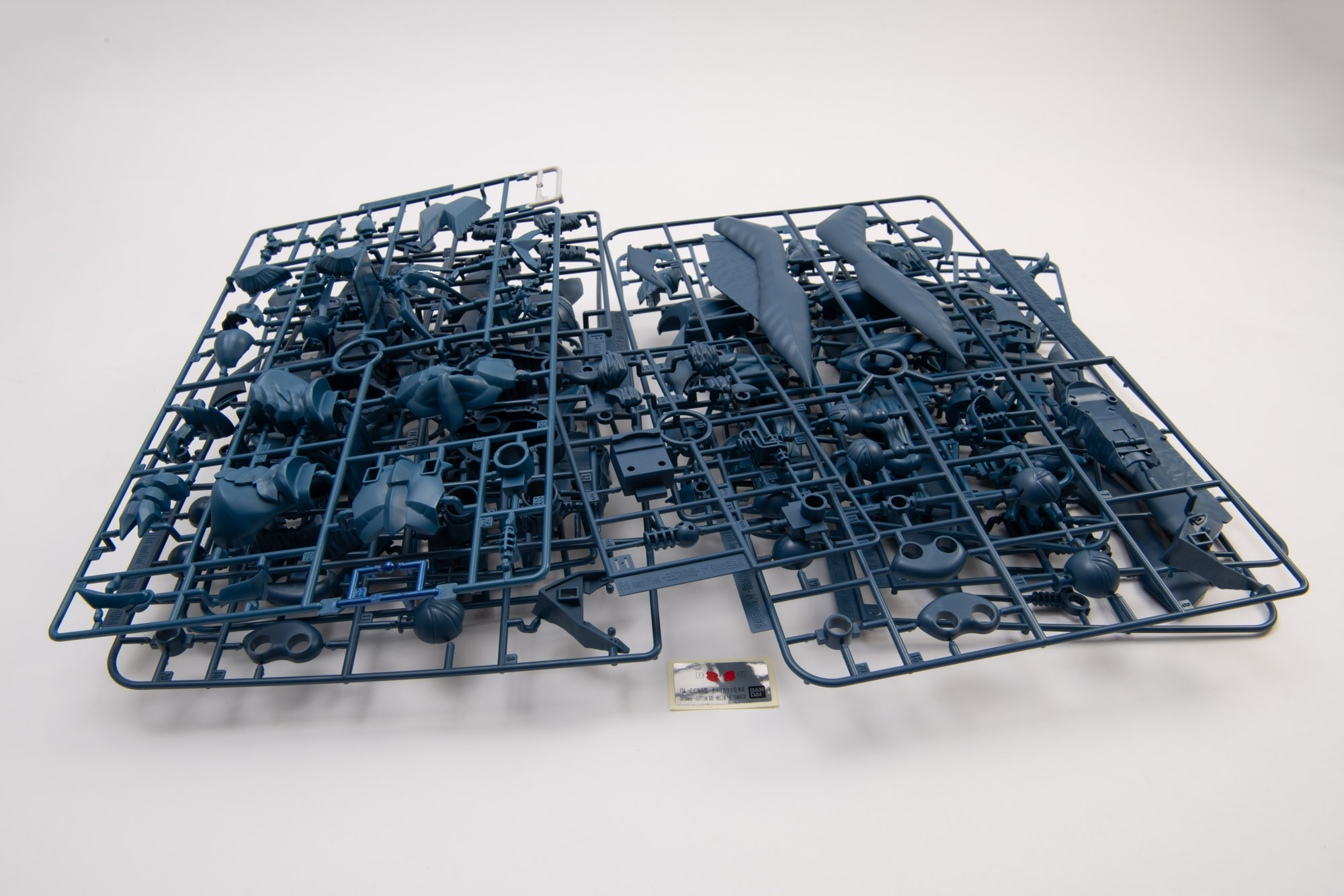 ランナーの時点で圧倒的な存在感を感じる「Figure-rise Standard Amplified -三幻神降臨-オベリスクの巨神兵」