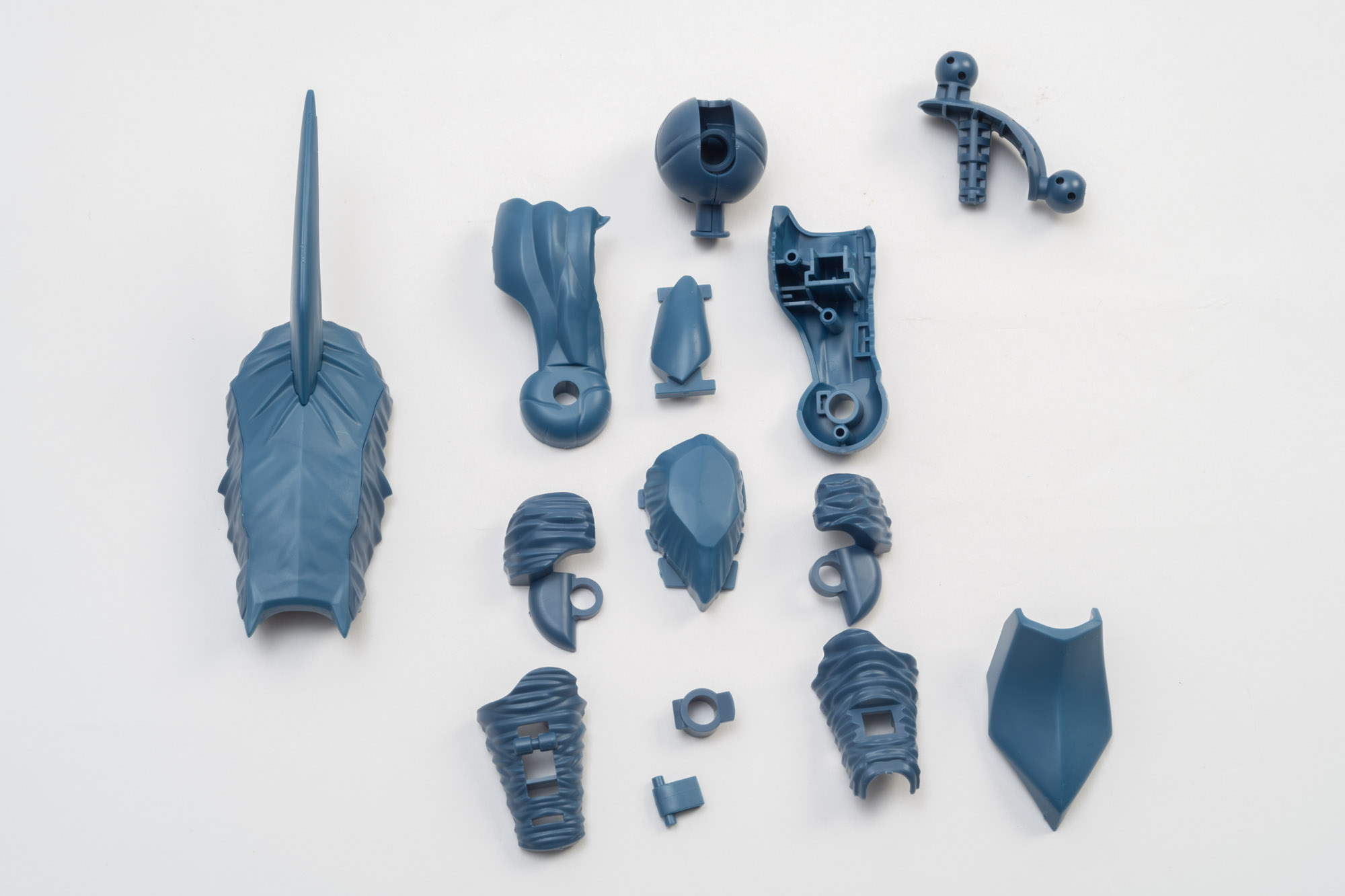 腕パーツ全景。皺の表現に驚いてしまった。