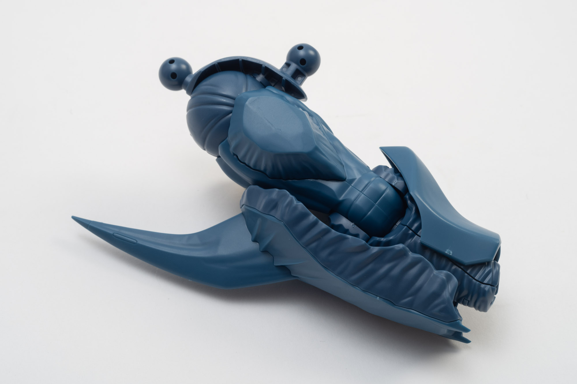 腕完成。ジョイントにも筋が入っていて本当に細かい出来になっている。