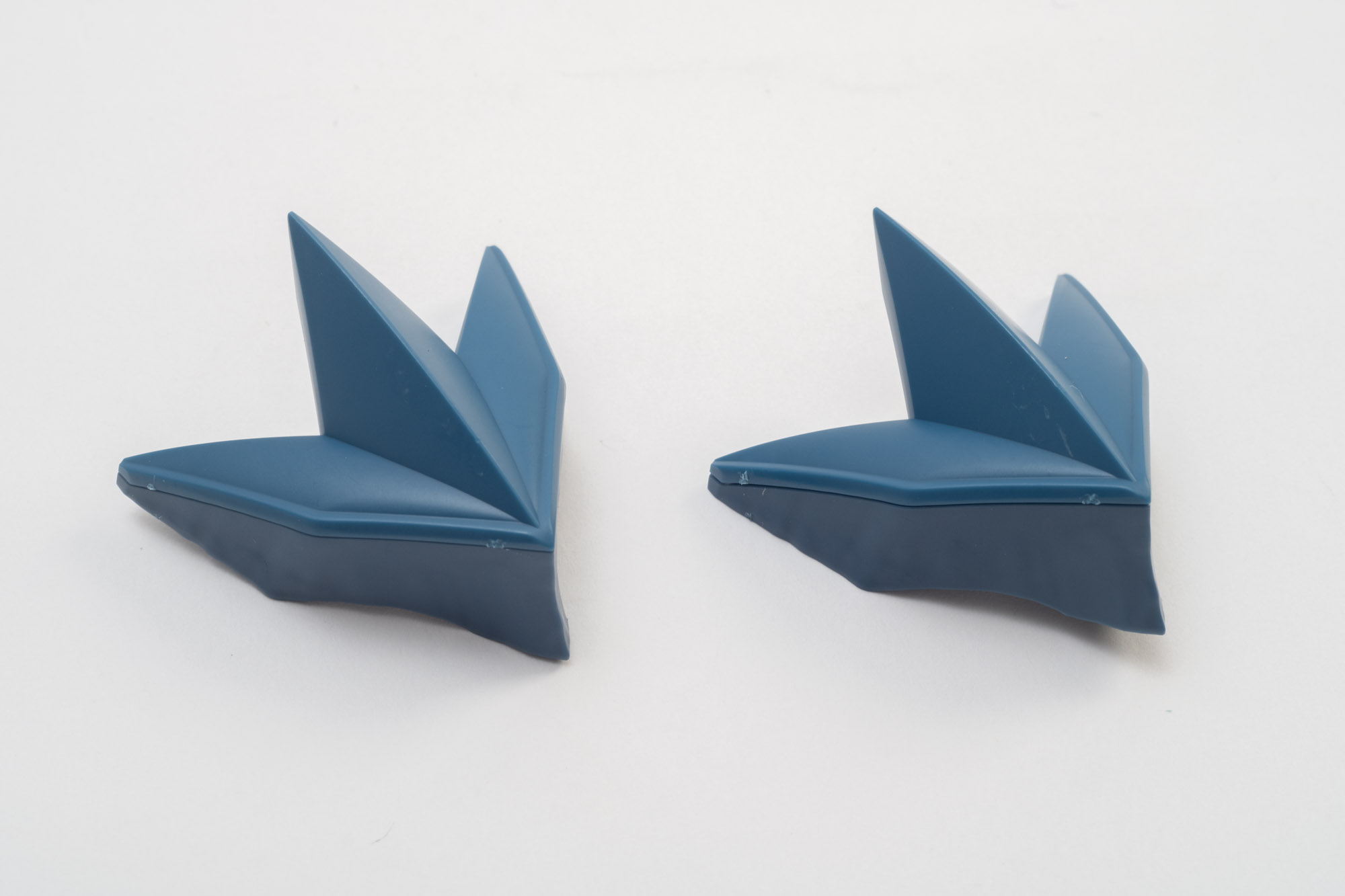 最後に膝部分を作っていく。細かいがここも色が分かれていてコントラストを効かせている。