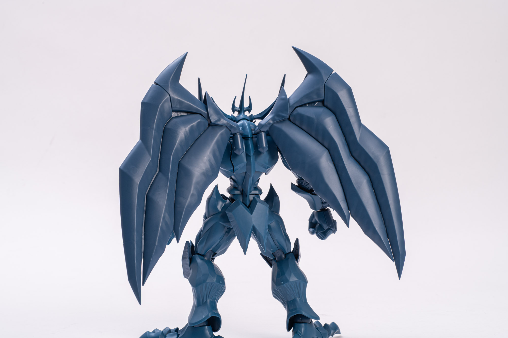 最後に翼だ。広げた時の翼膜の細かさがものすごいリアリティだ。大きさも迫力がありダイナミック。