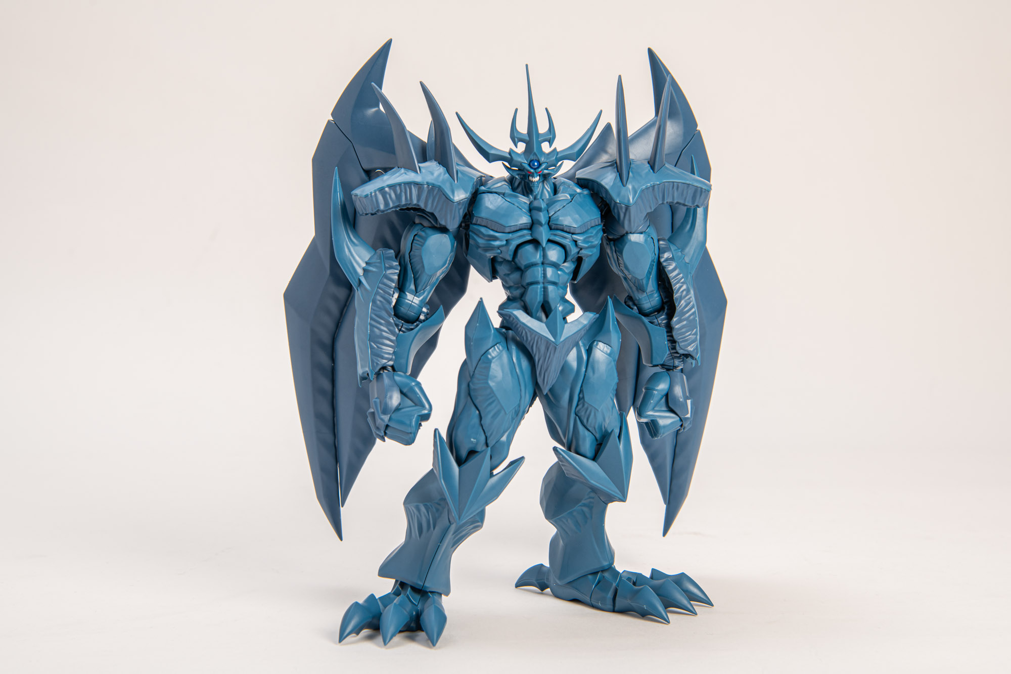 ギミックを全て展開させてみるとこのようになる。まさに強靭、無敵、最強なオベリスクの巨神兵を再現できてしまう。