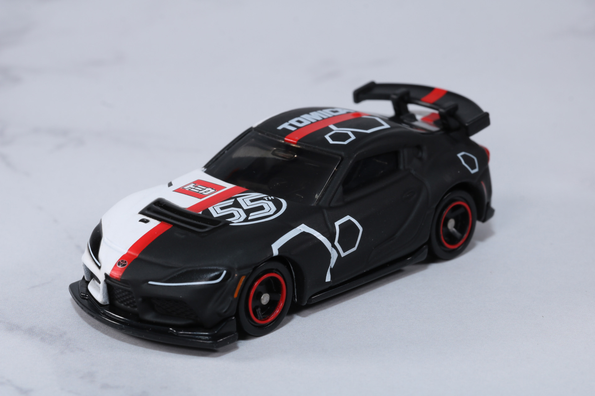 「トミカ GR スープラ GT4 EVO トミカ55周年記念仕様」
