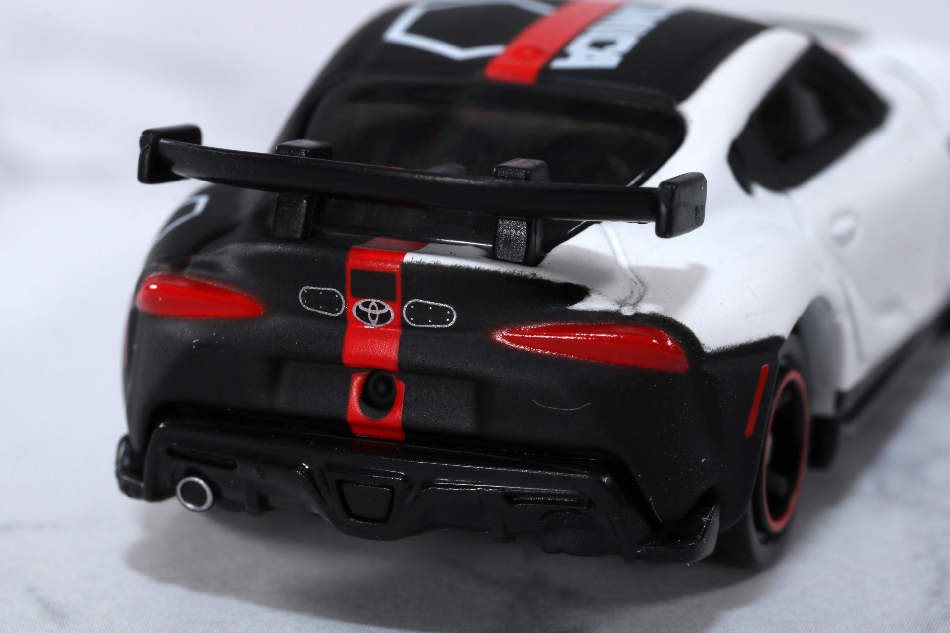 ボンネットベント造形もしっかり再現されている