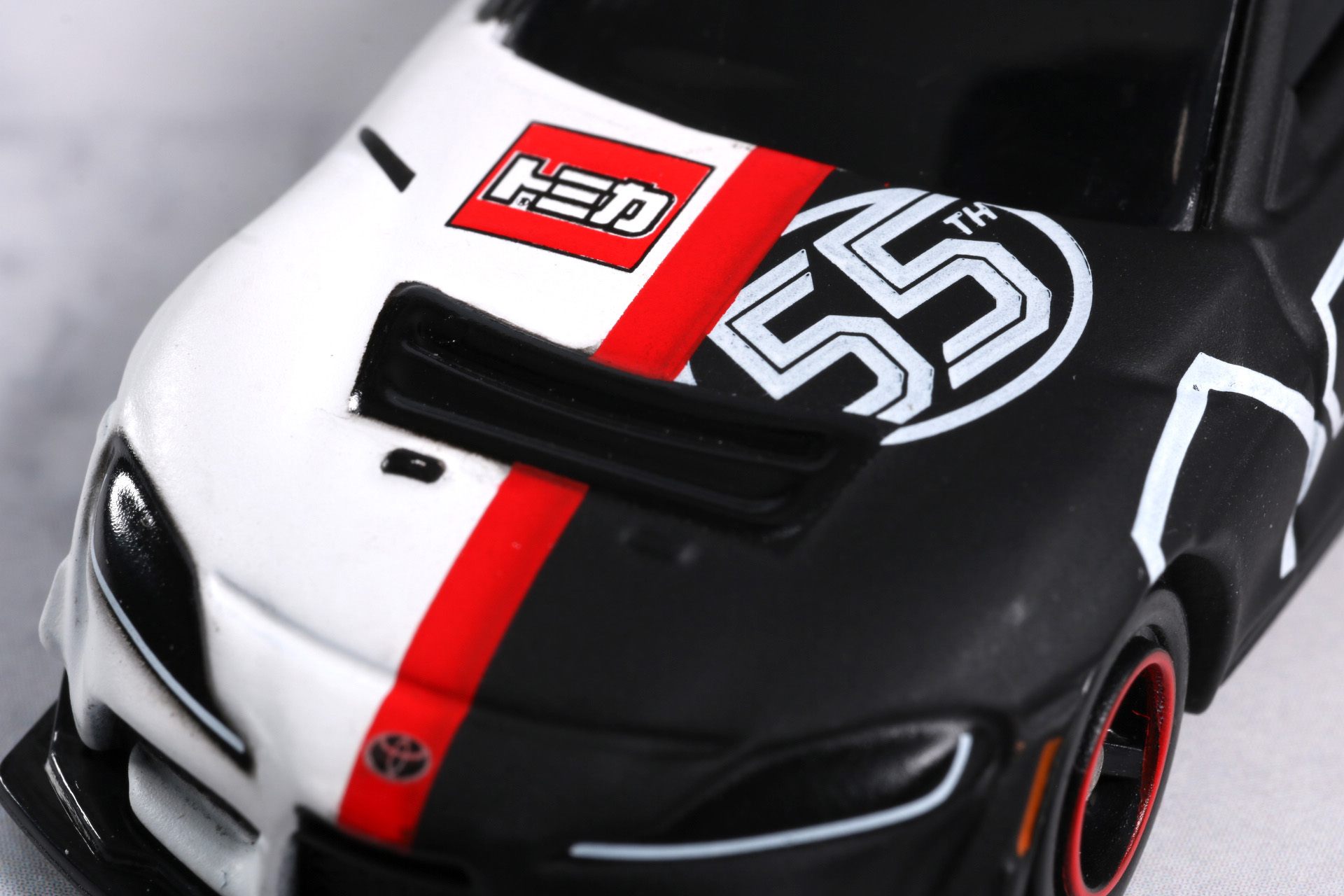 ボンネットベント造形もしっかり再現されている