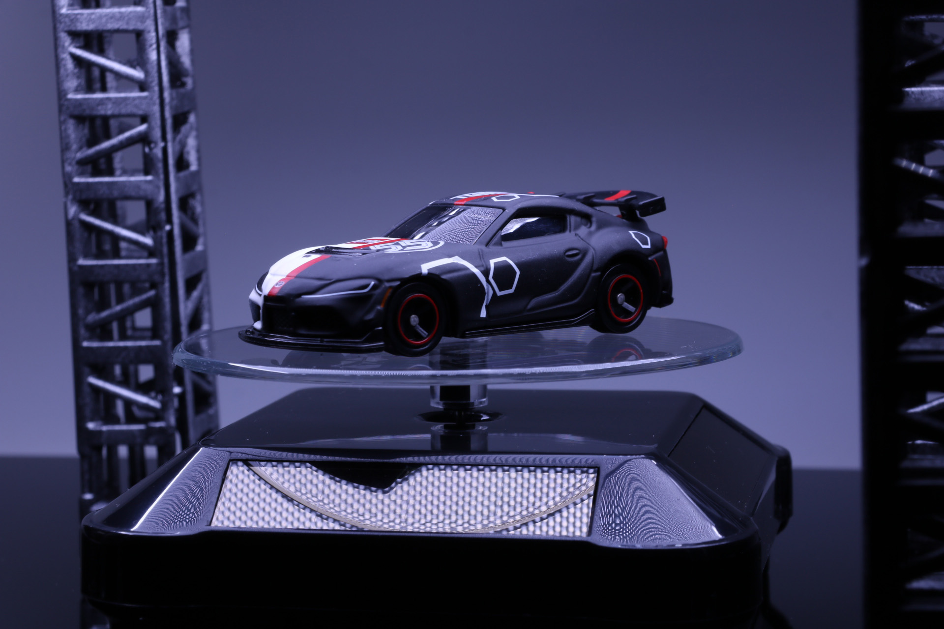 ミステリアスなブラックの側面