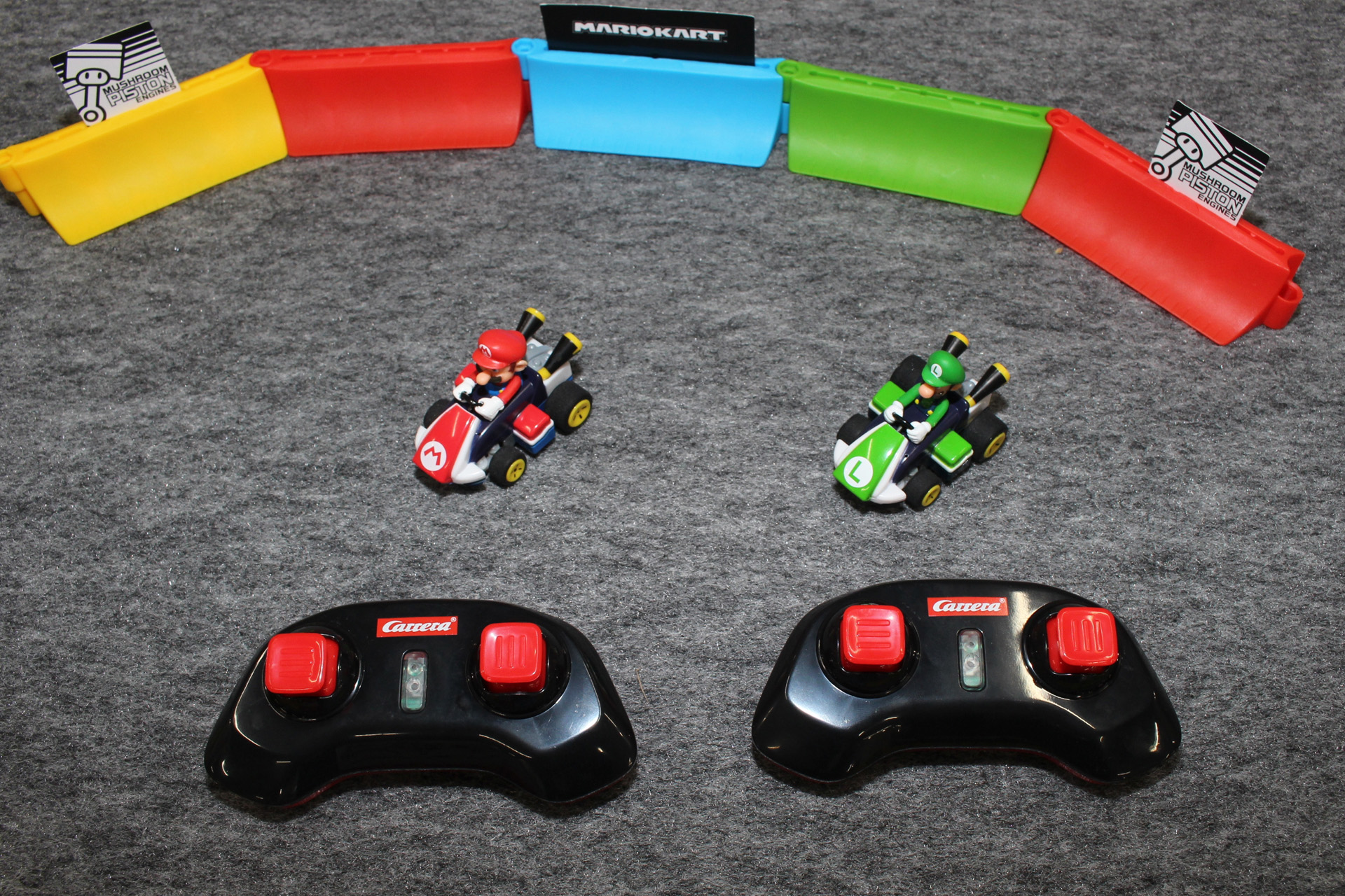 「ミニ マリオカートR/C マリオコレクション テーブルトップGO!GO!レーシングセット」。8月発売予定。価格は9,980円