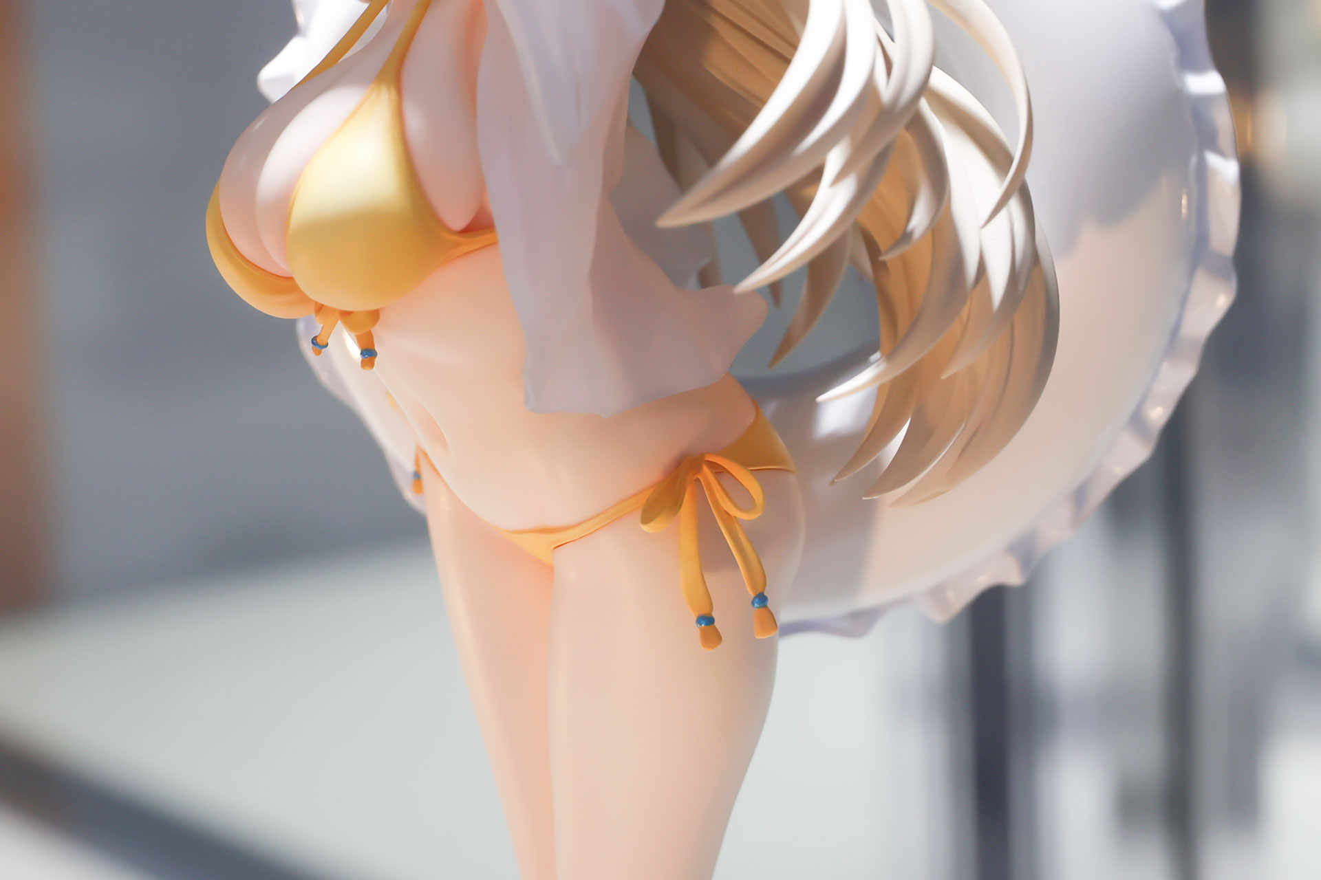 ビキニは紐の部分も含めてしっかり作られている