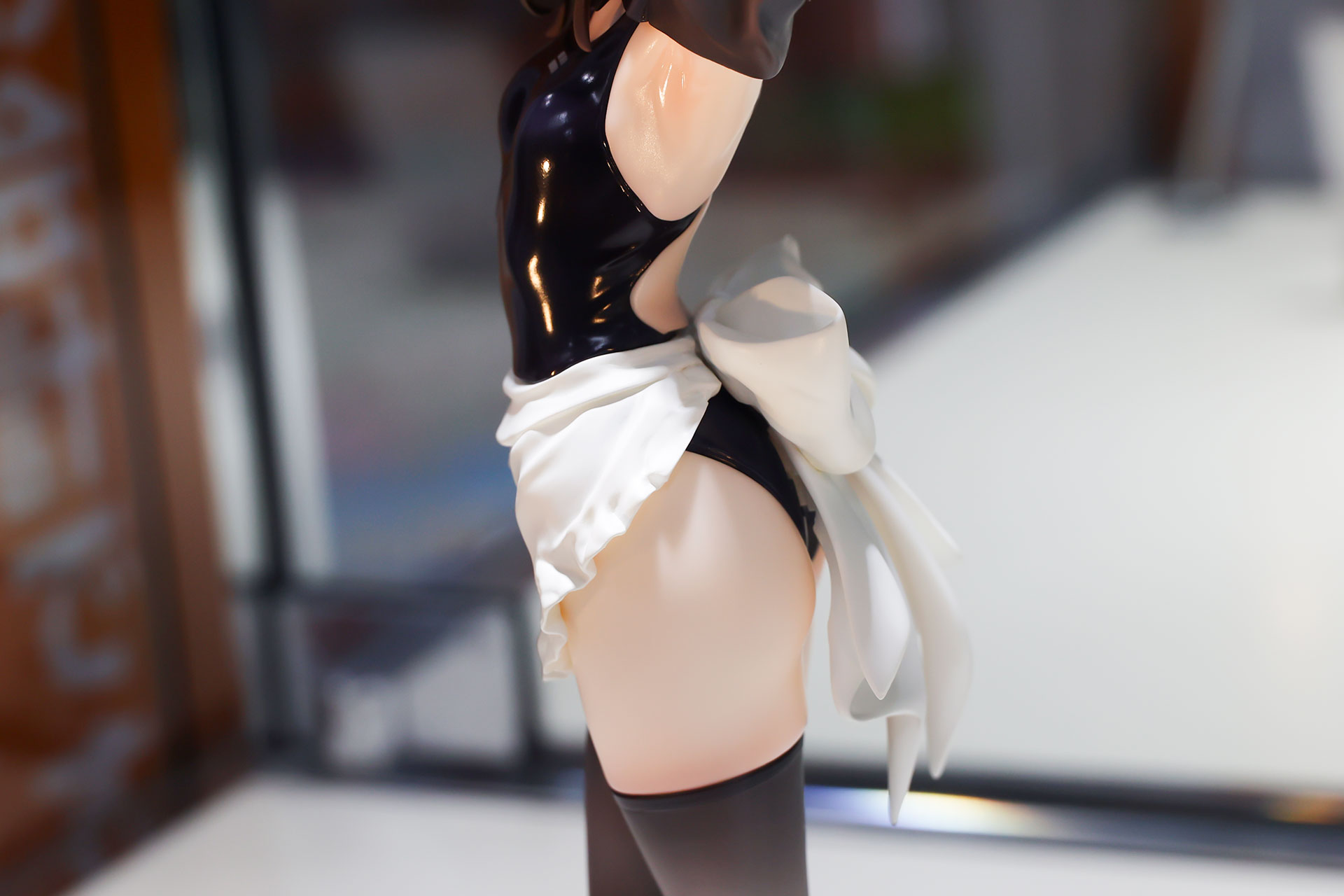 水着にエプロンがセクシーすぎる！
