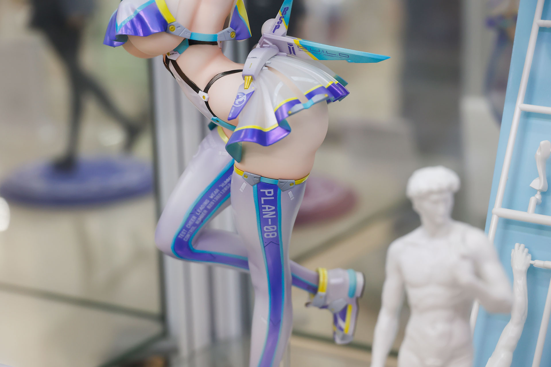 タイツのデザインもクールだ